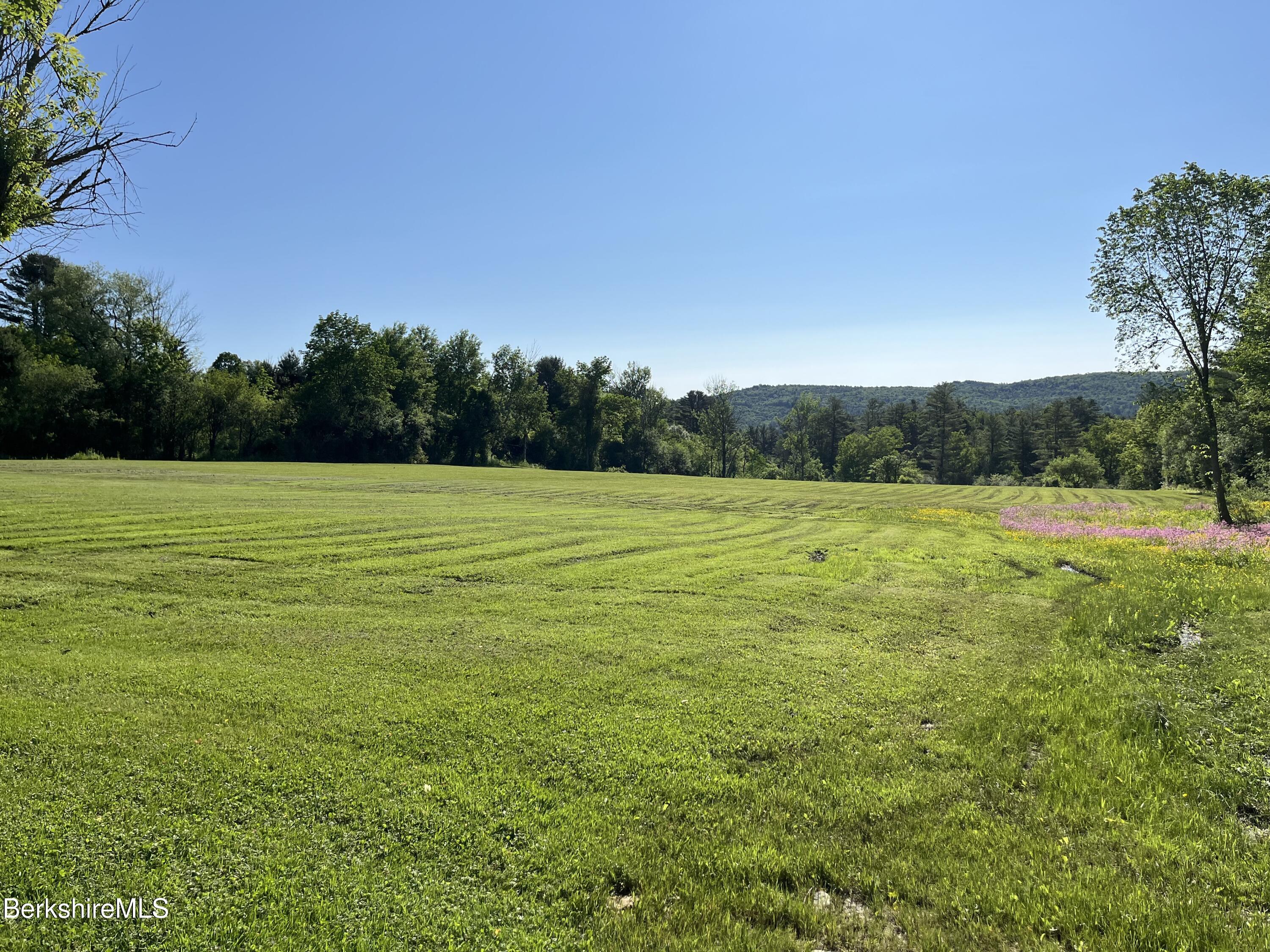 Pittsfield, Massachusetts 01201, United States, 2 Bedrooms Bedrooms, ,3 BathroomsBathrooms,Residential,Active,101026