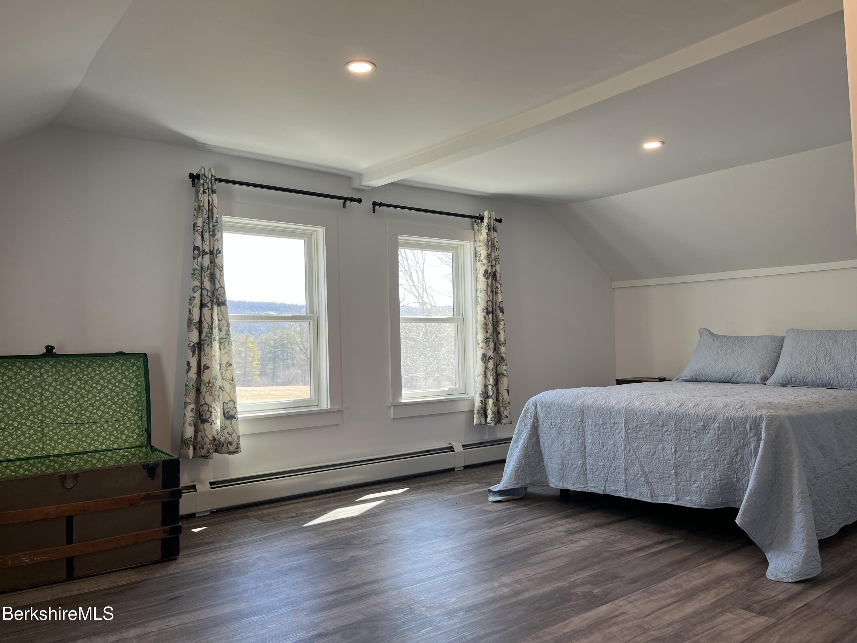 Pittsfield, Massachusetts 01201, United States, 2 Bedrooms Bedrooms, ,3 BathroomsBathrooms,Residential,Active,101026