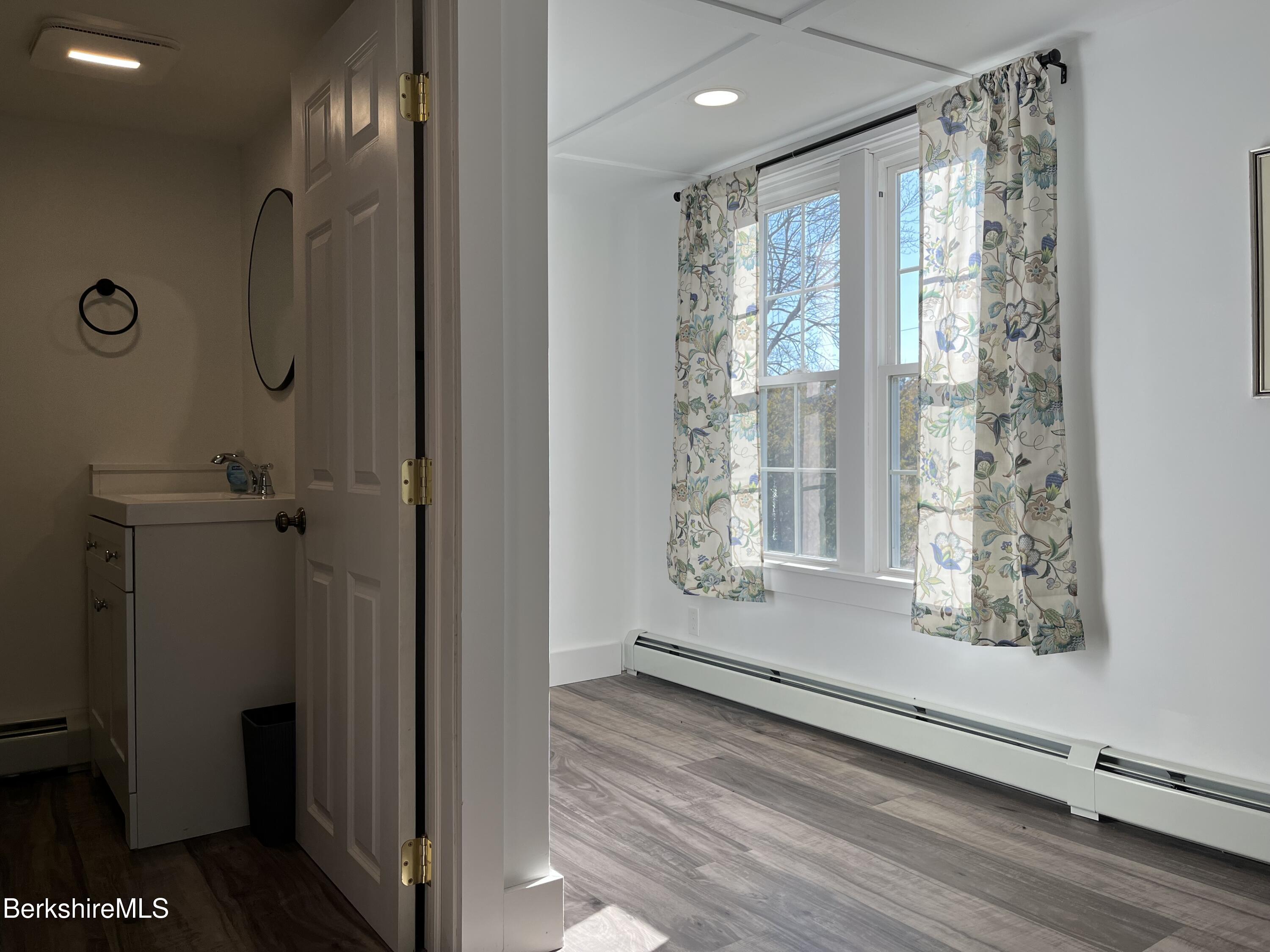 Pittsfield, Massachusetts 01201, United States, 2 Bedrooms Bedrooms, ,3 BathroomsBathrooms,Residential,Active,101026