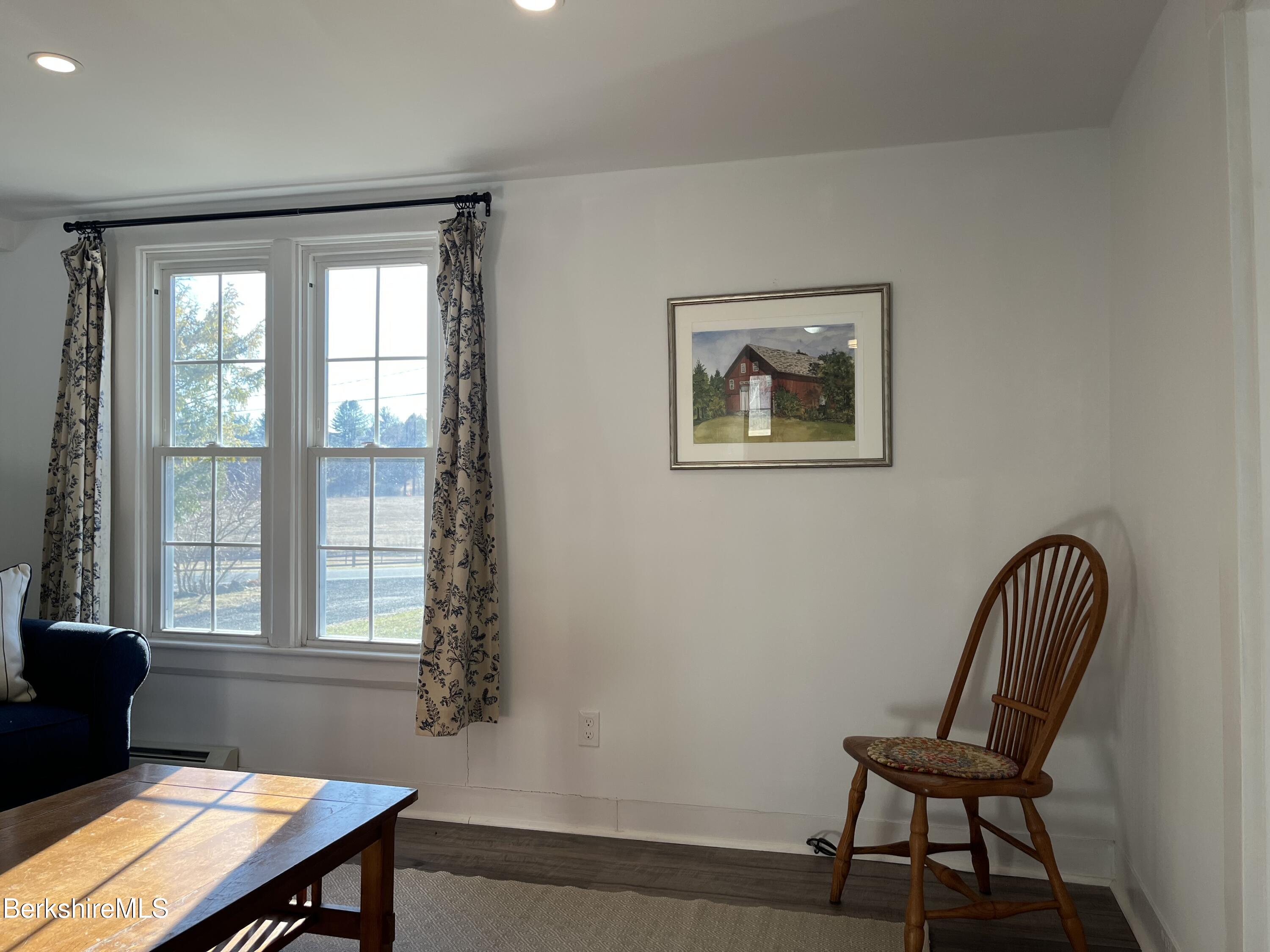 Pittsfield, Massachusetts 01201, United States, 2 Bedrooms Bedrooms, ,3 BathroomsBathrooms,Residential,Active,101026