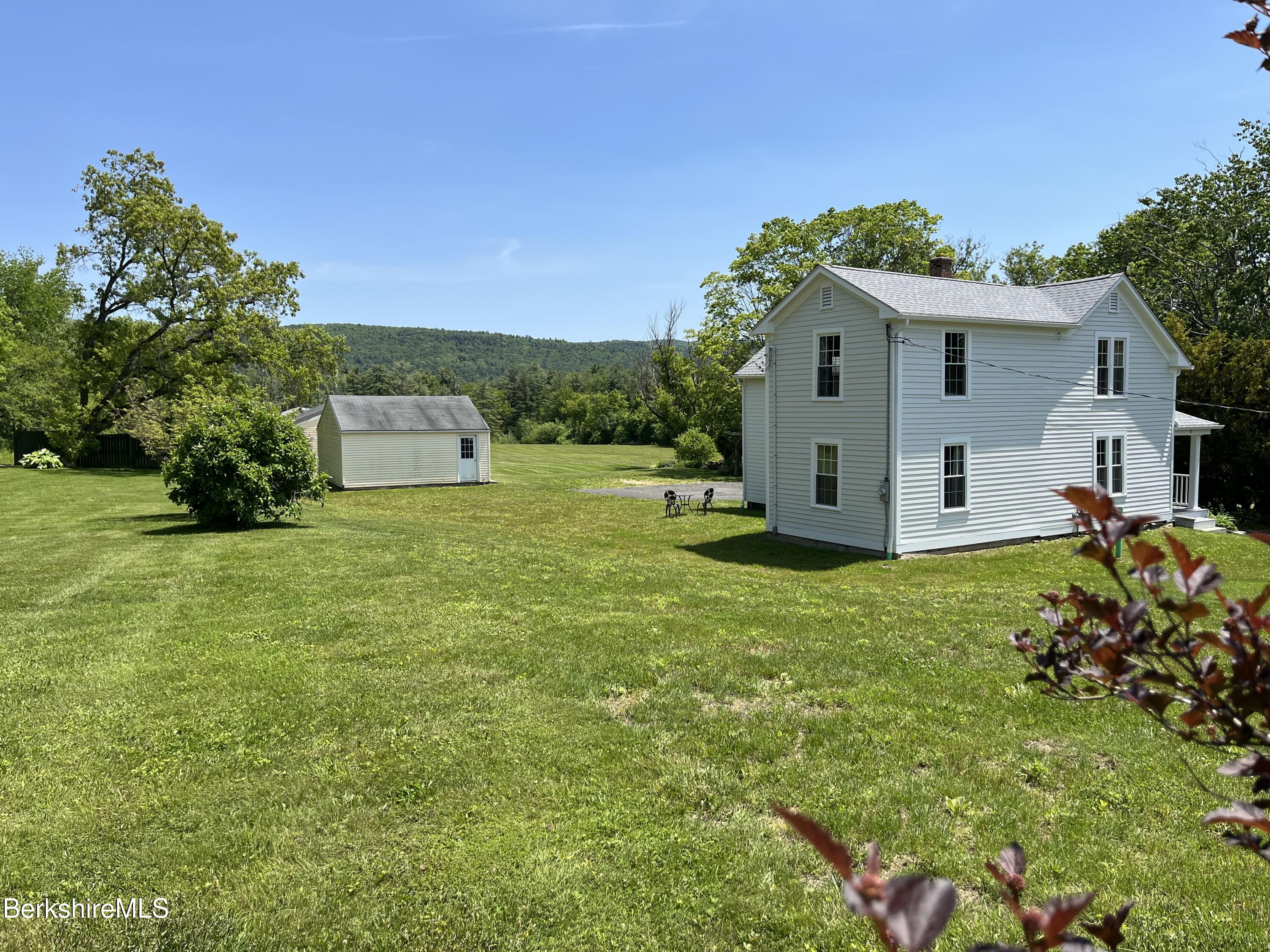 Pittsfield, Massachusetts 01201, United States, 2 Bedrooms Bedrooms, ,3 BathroomsBathrooms,Residential,Active,101026