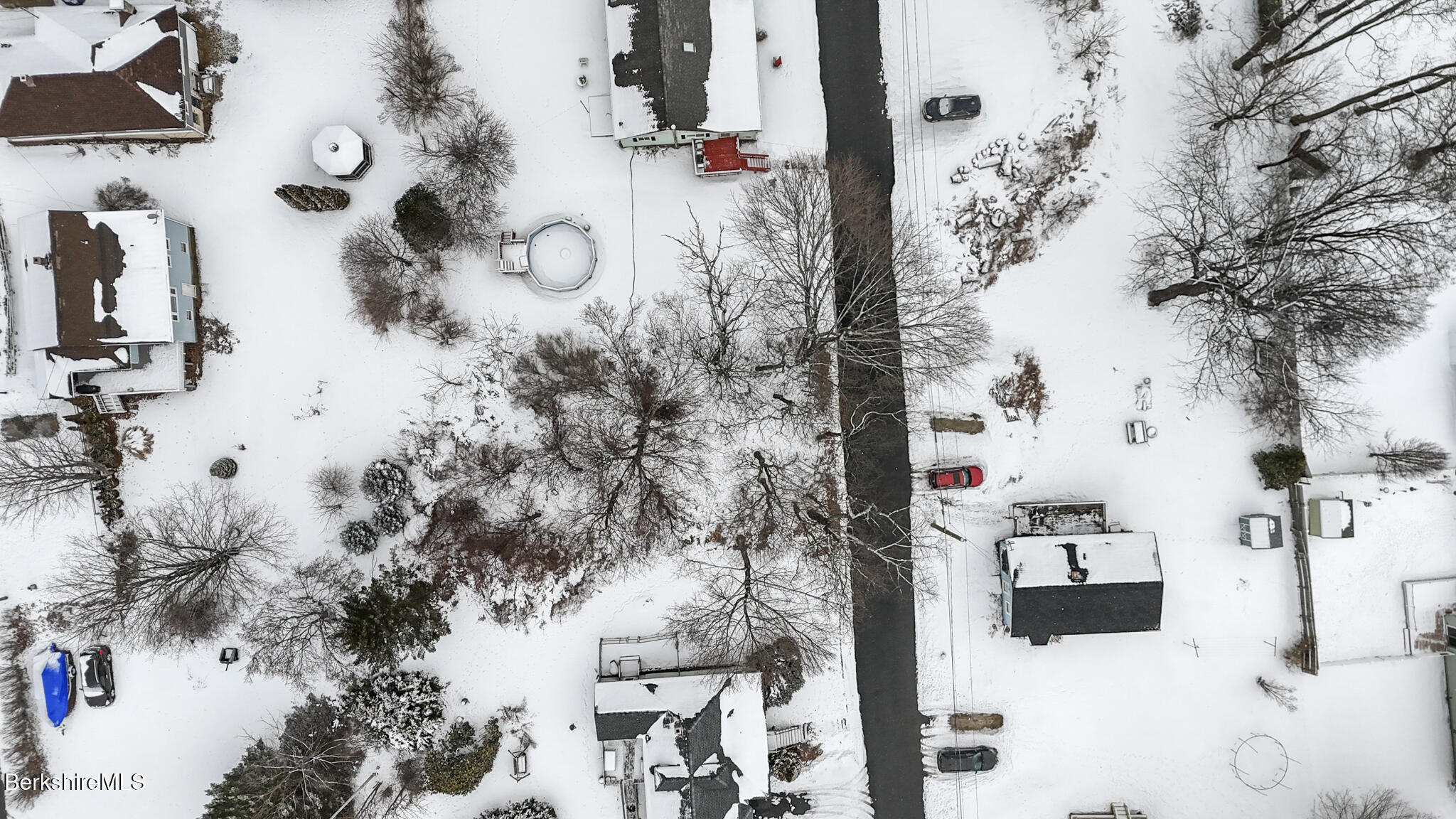 Ocean St, Lanesborough, Massachusetts image 9