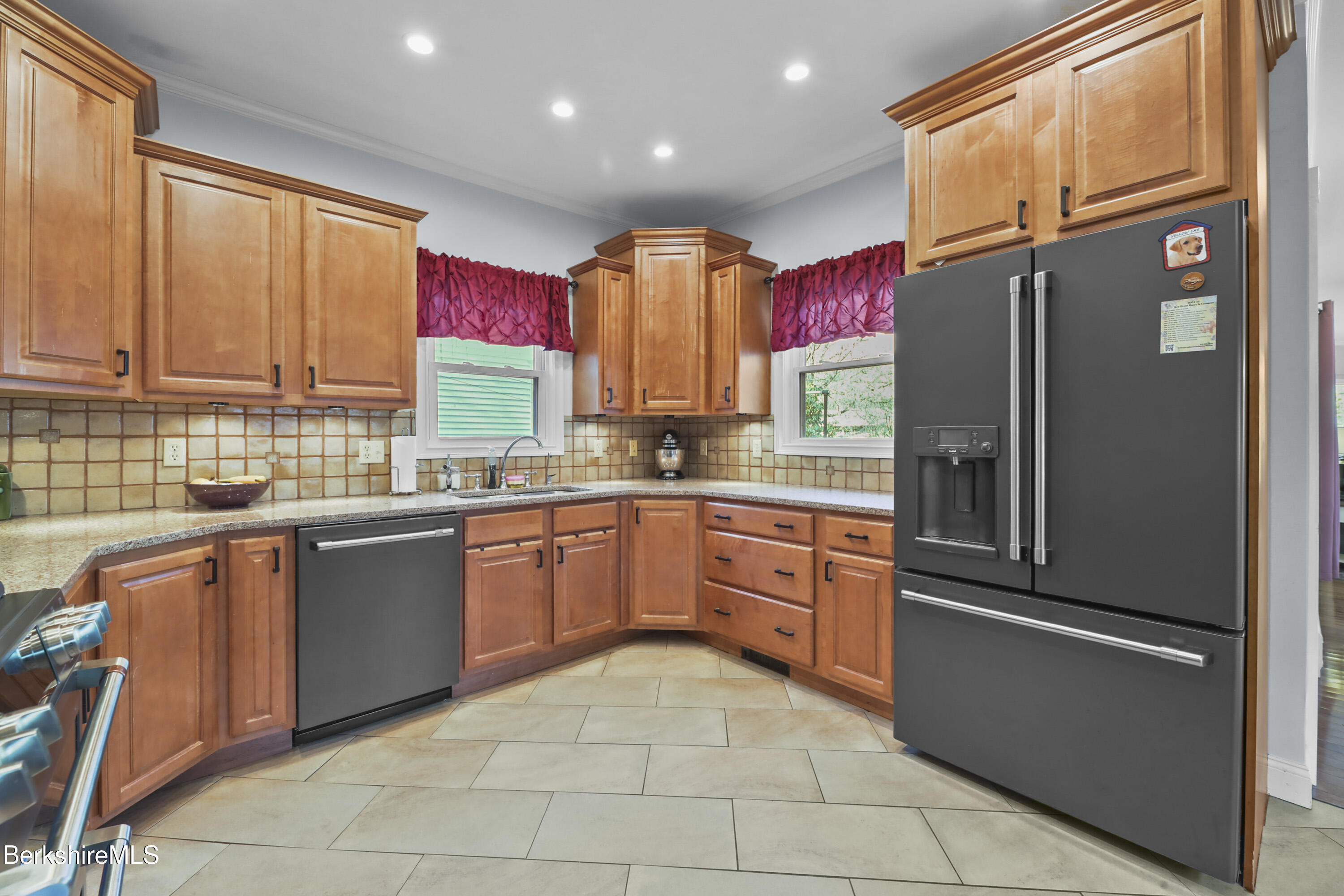 50 Gallup St, North Adams, Massachusetts image 7