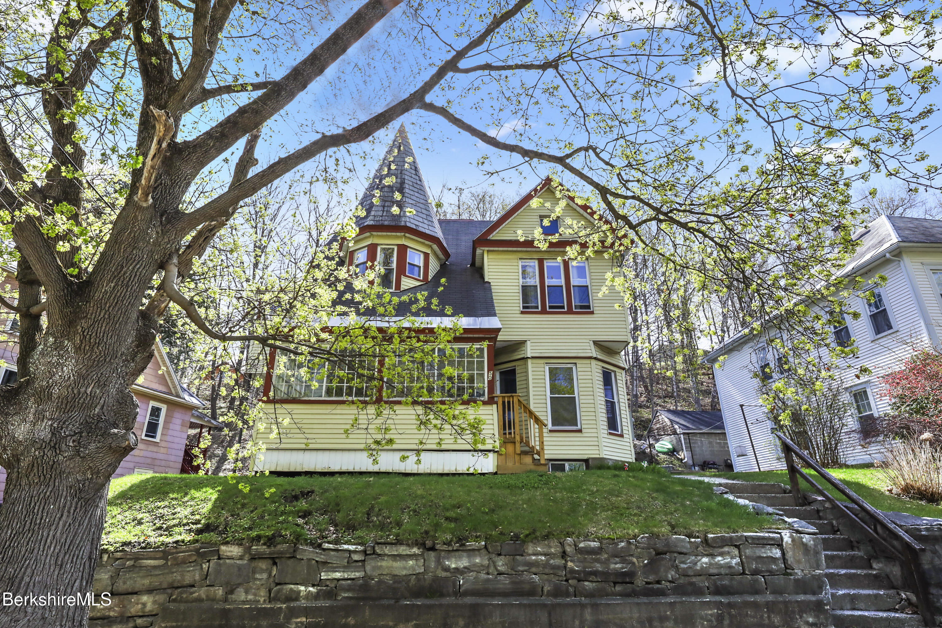 50 Gallup St, North Adams, Massachusetts image 2