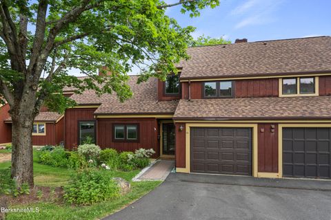 Condo For Sale - 46 Lower Windflower Way<br/> Williamstown, MA 01267
