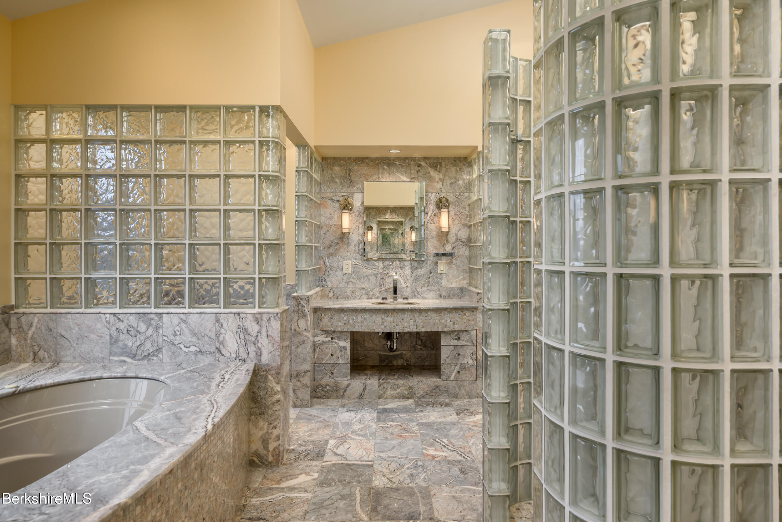123 Chestnut St, Williamstown, Massachusetts image 46