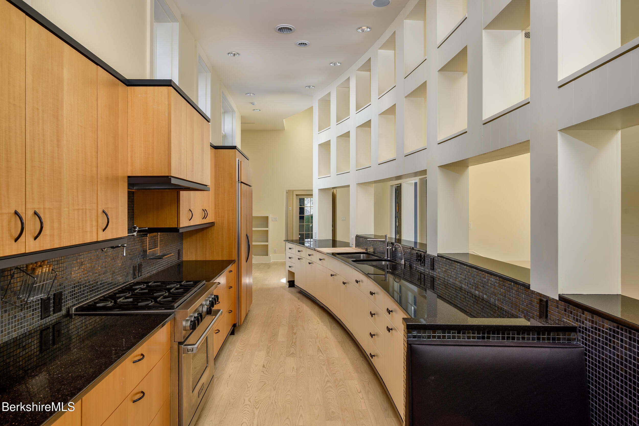 123 Chestnut St, Williamstown, Massachusetts image 30