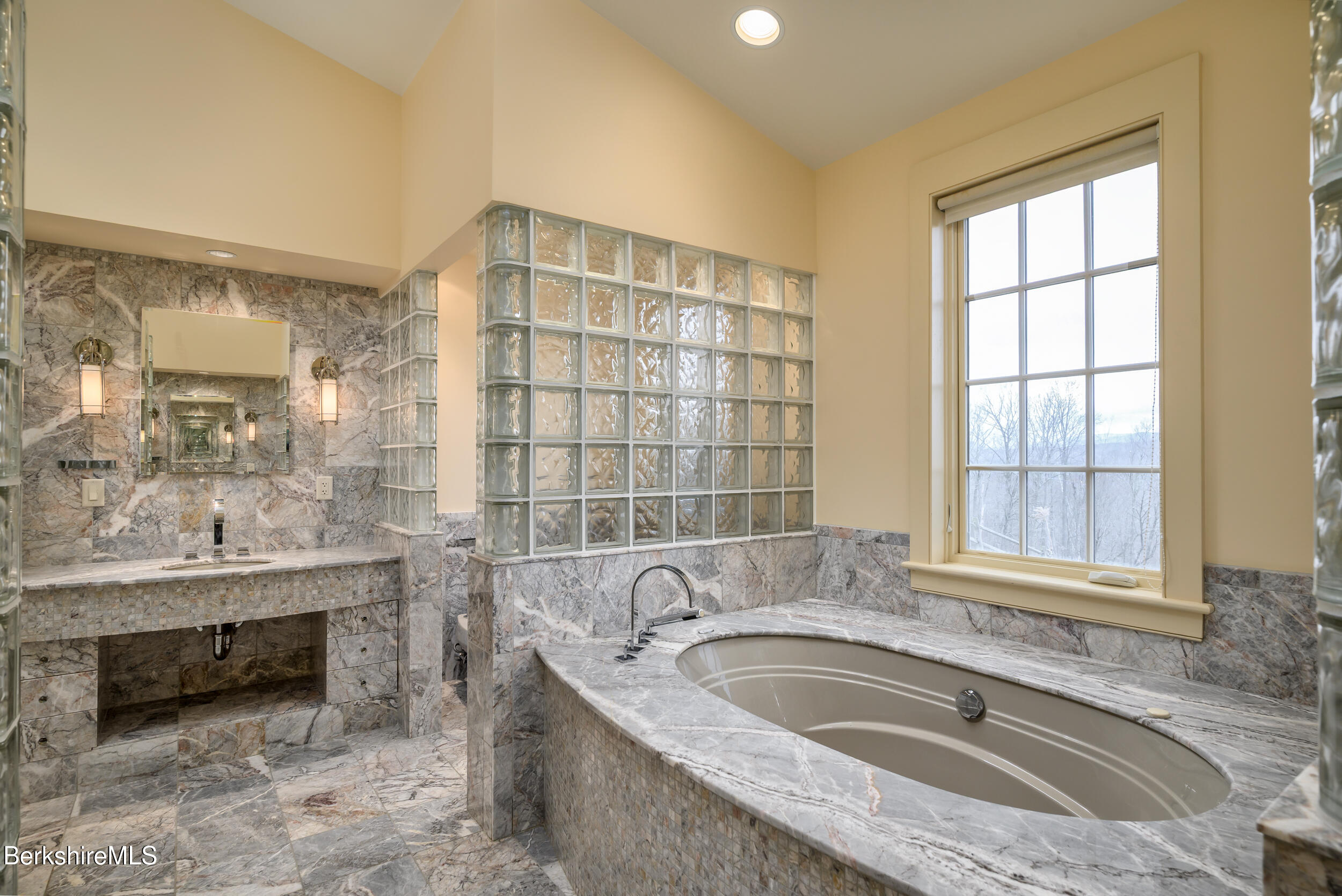 123 Chestnut St, Williamstown, Massachusetts image 44
