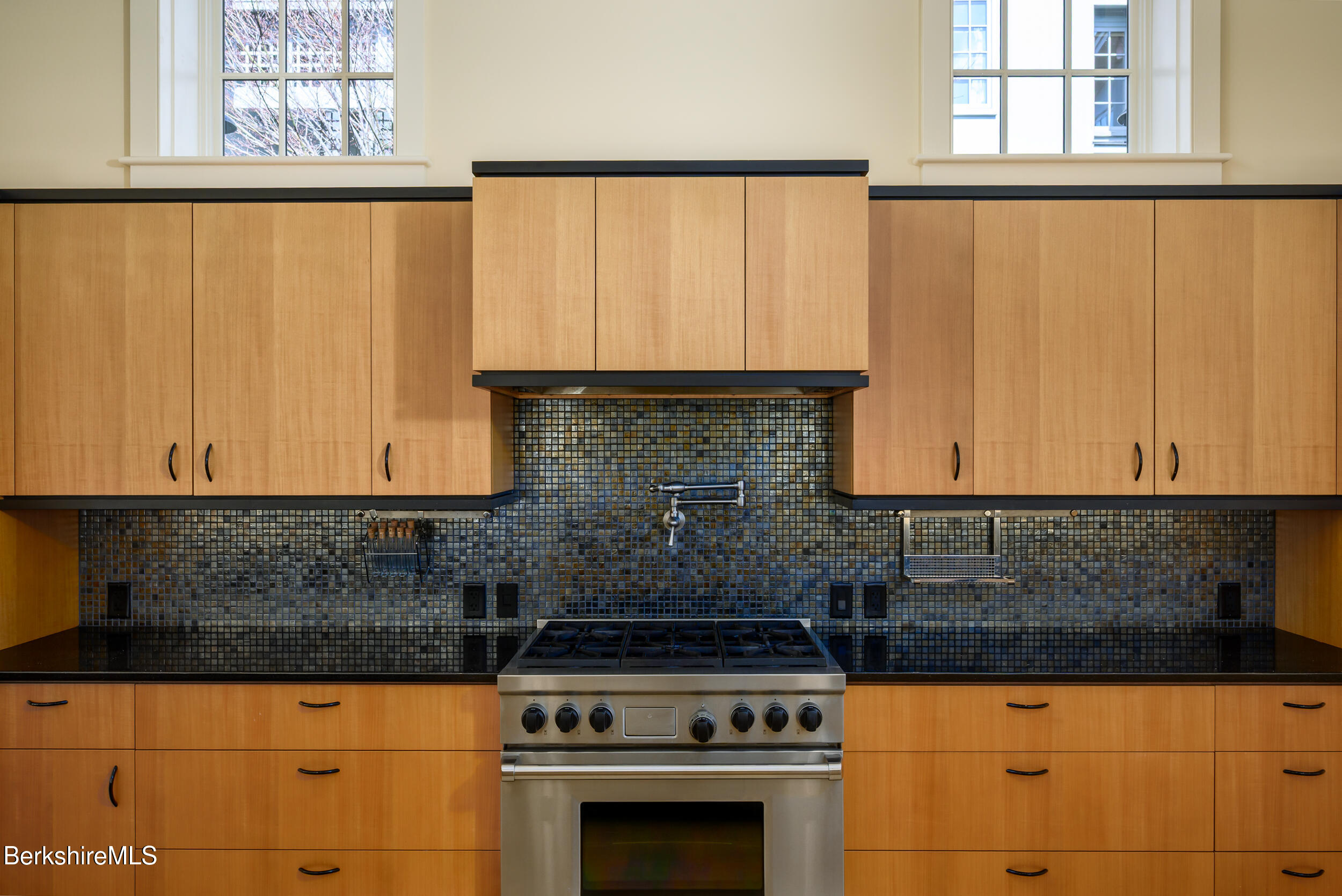 123 Chestnut St, Williamstown, Massachusetts image 32