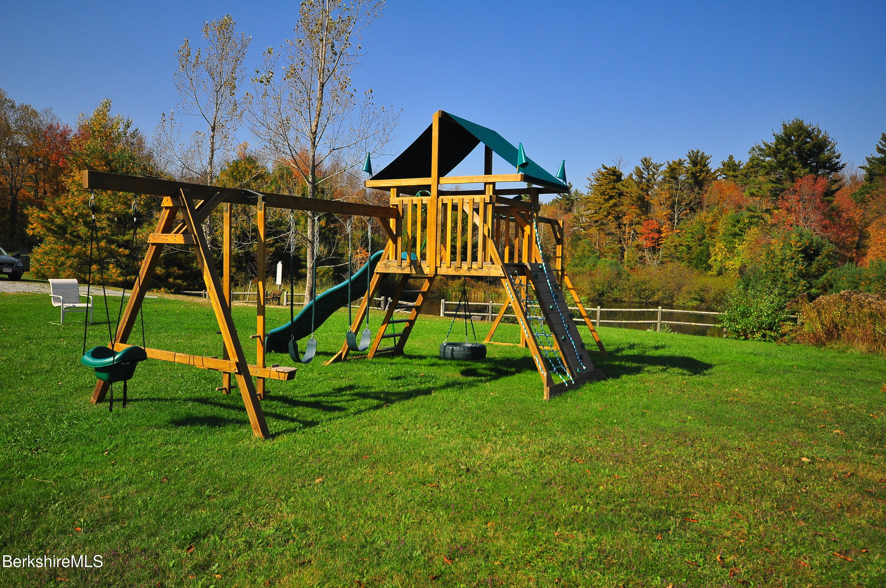 110 Access Rd, Becket, Massachusetts image 16