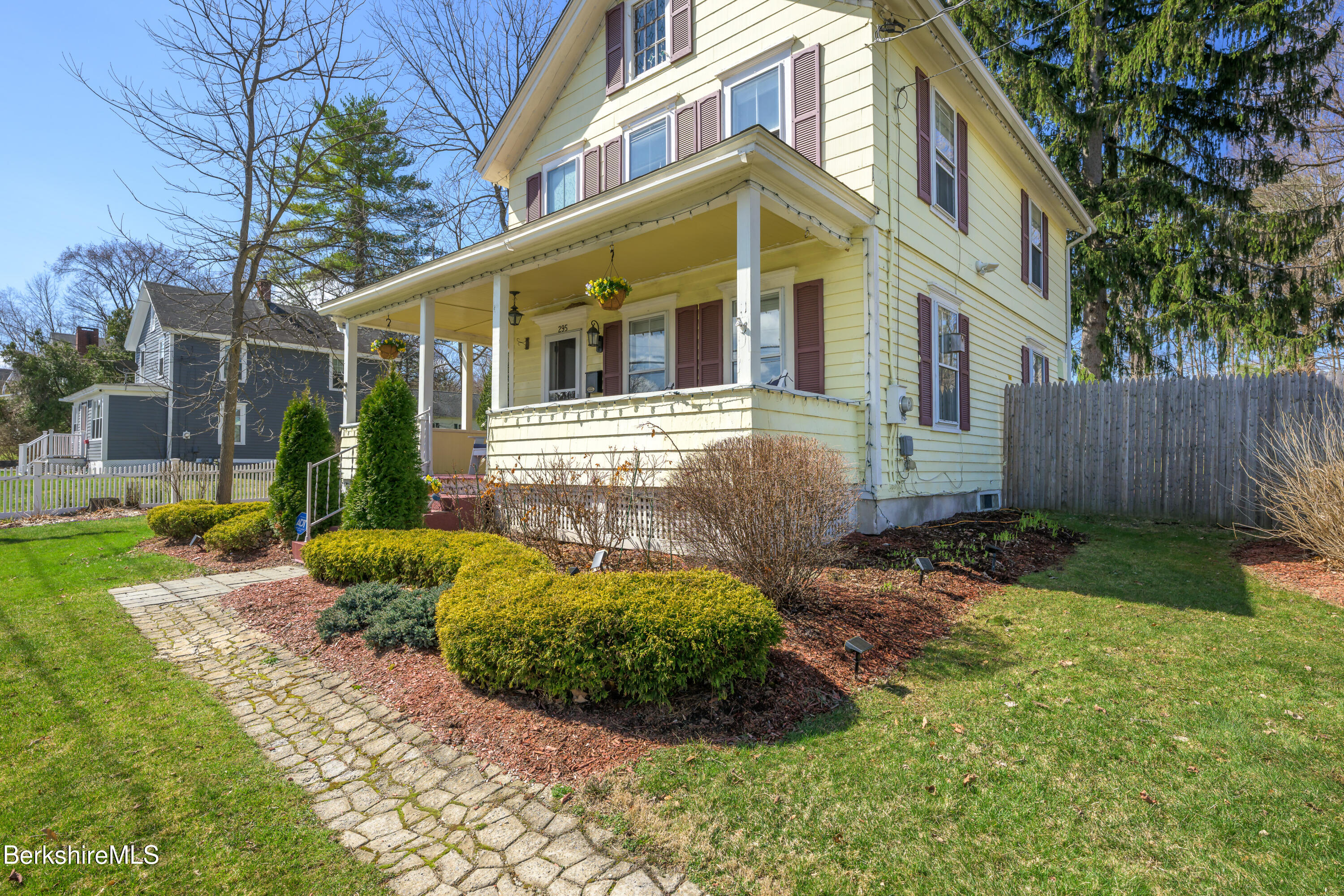 295 Prospect St, Lee, Massachusetts image 3