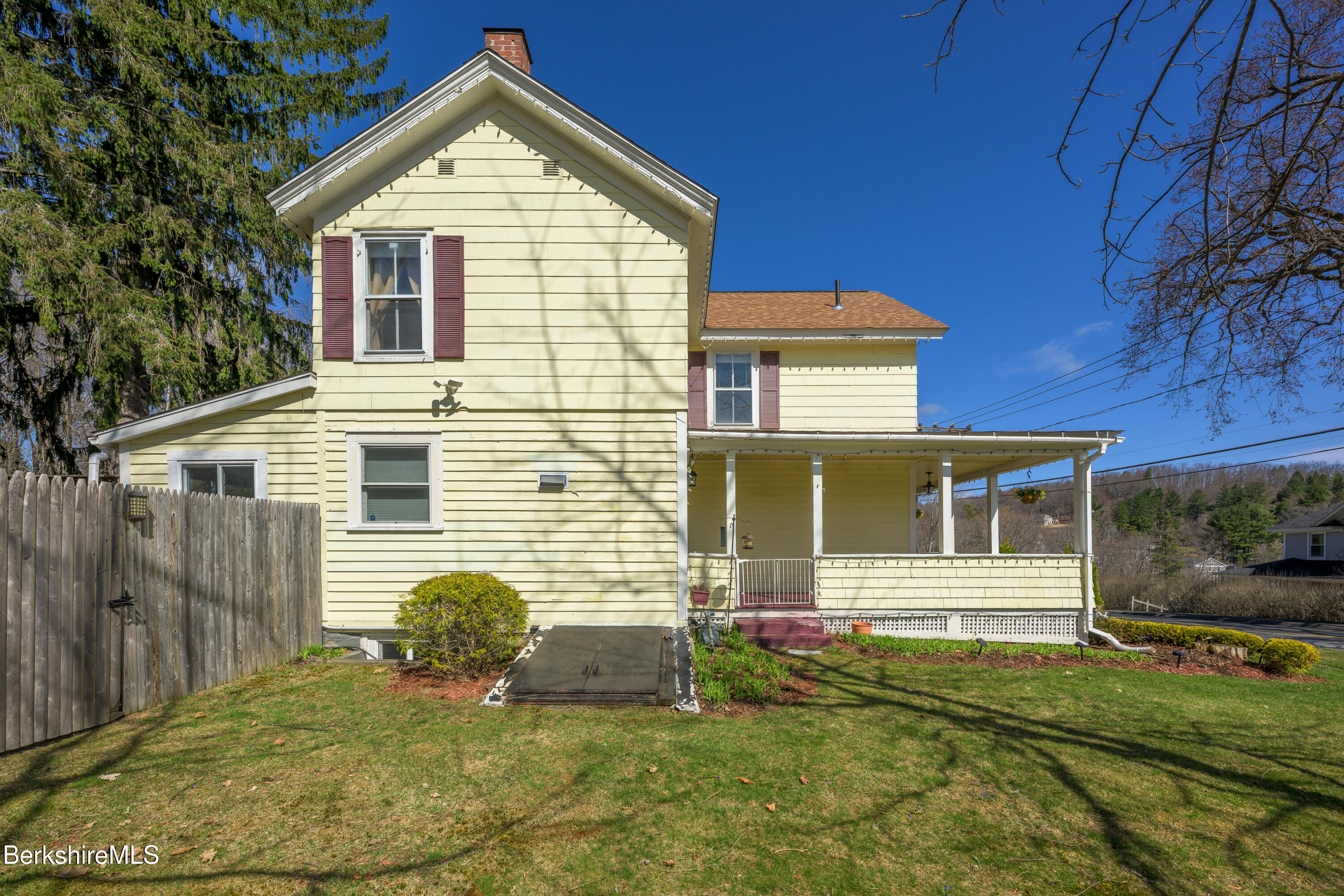 295 Prospect St, Lee, Massachusetts image 31