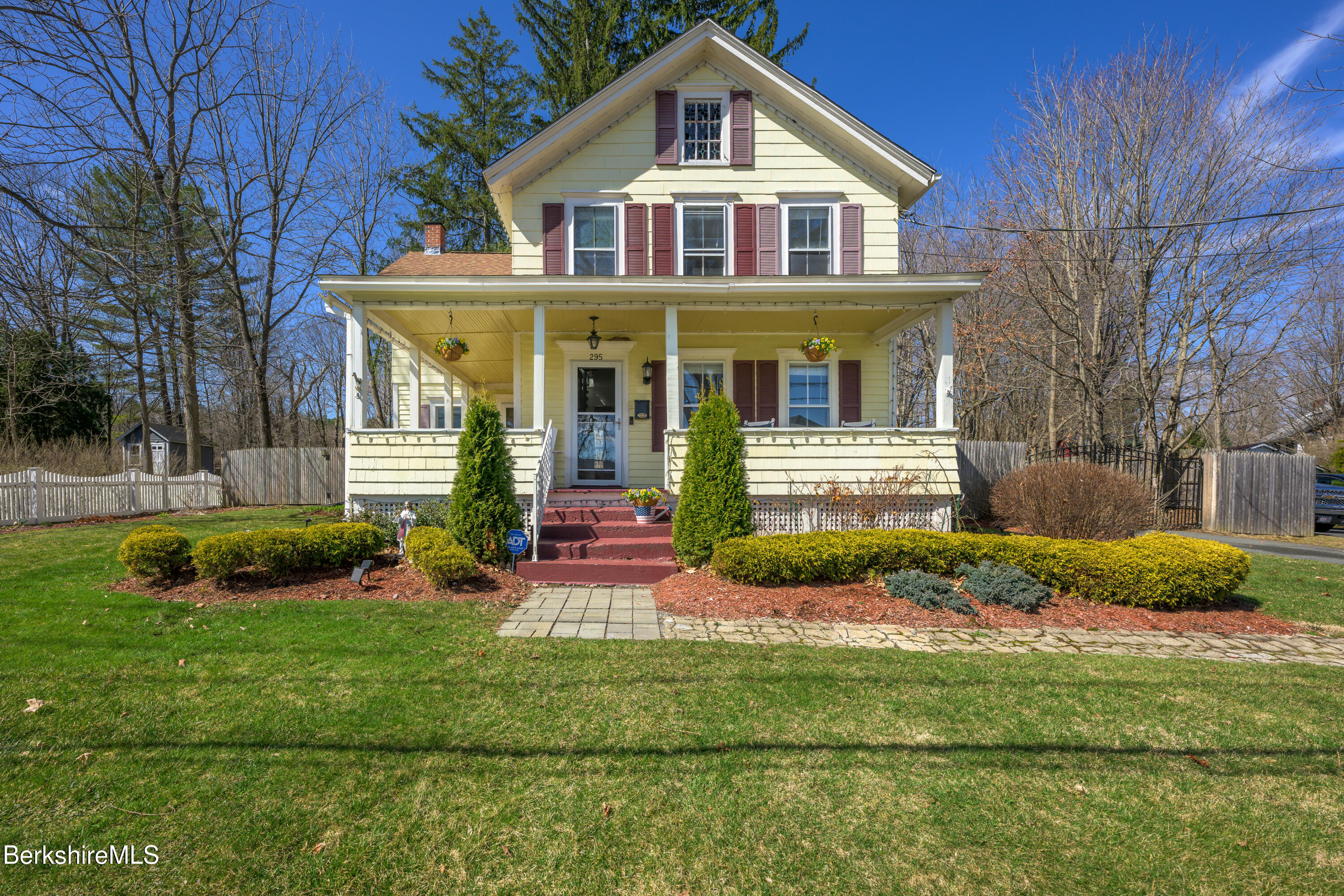 295 Prospect St, Lee, Massachusetts image 2