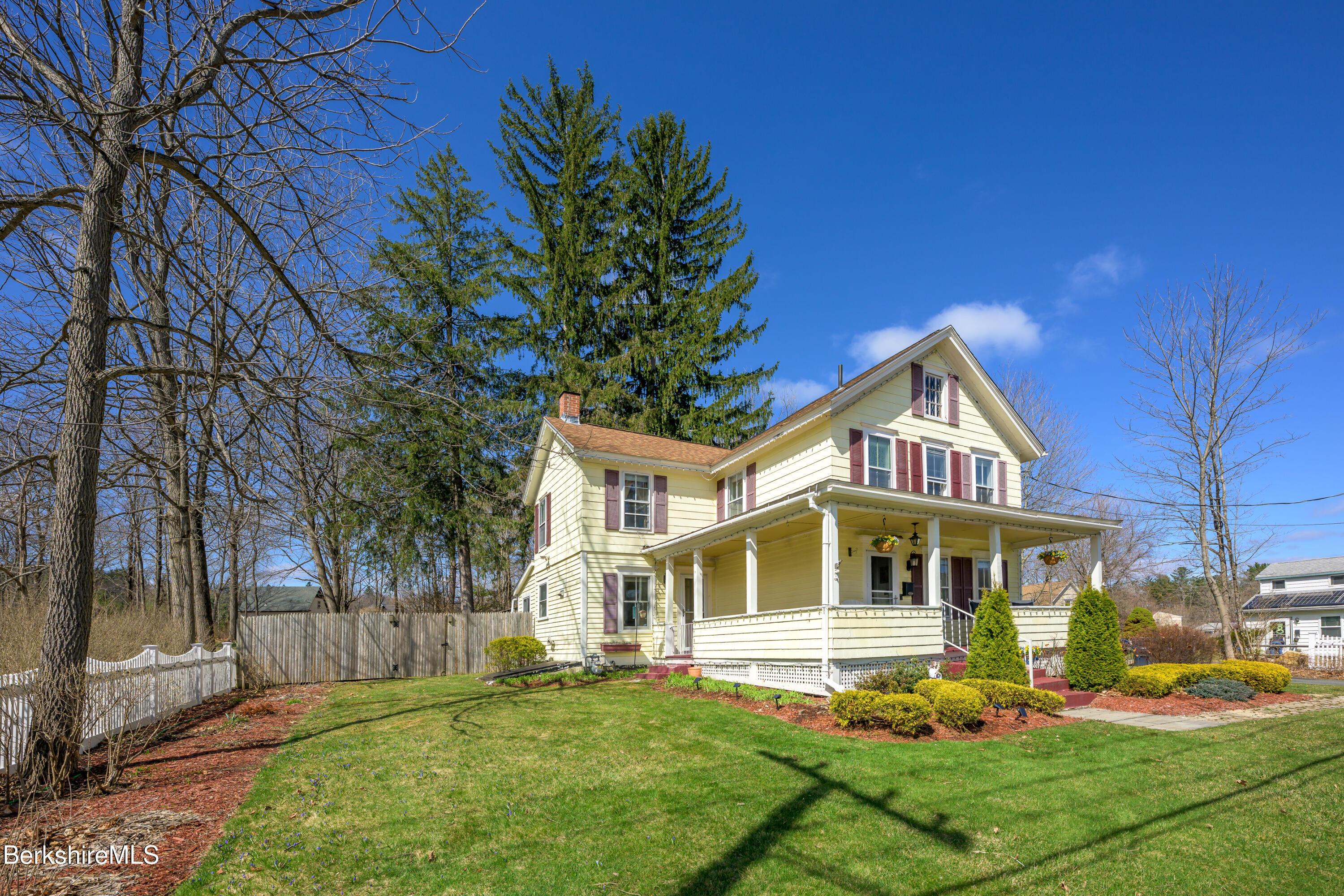 295 Prospect St, Lee, Massachusetts image 1