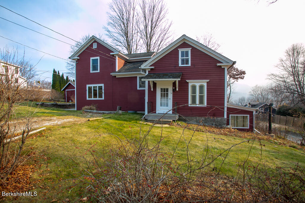 54 Castle Hill Ave, Great Barrington, Massachusetts image 1