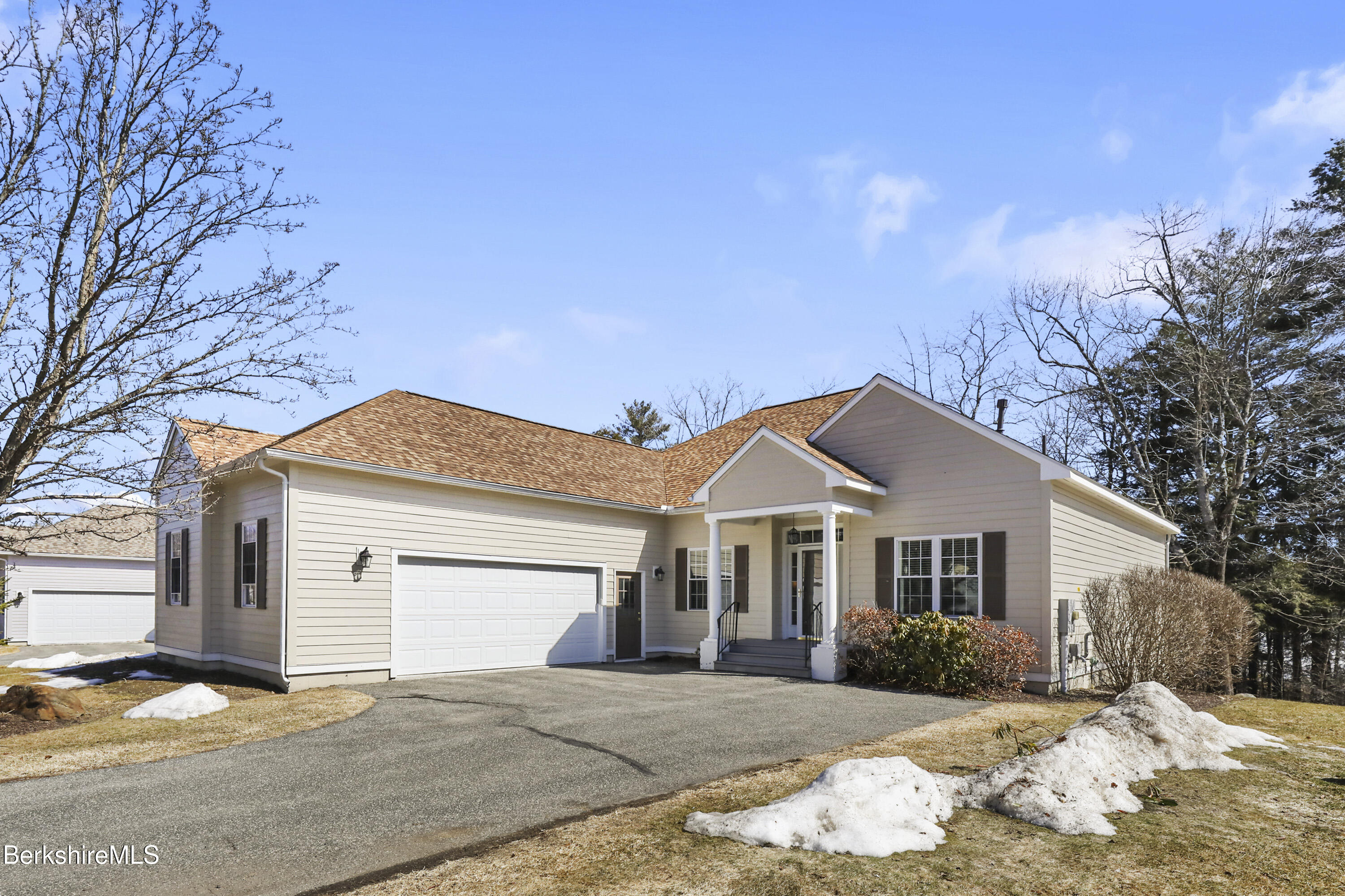 160 Pine Cone Ln #9, Hinsdale, Massachusetts image 1