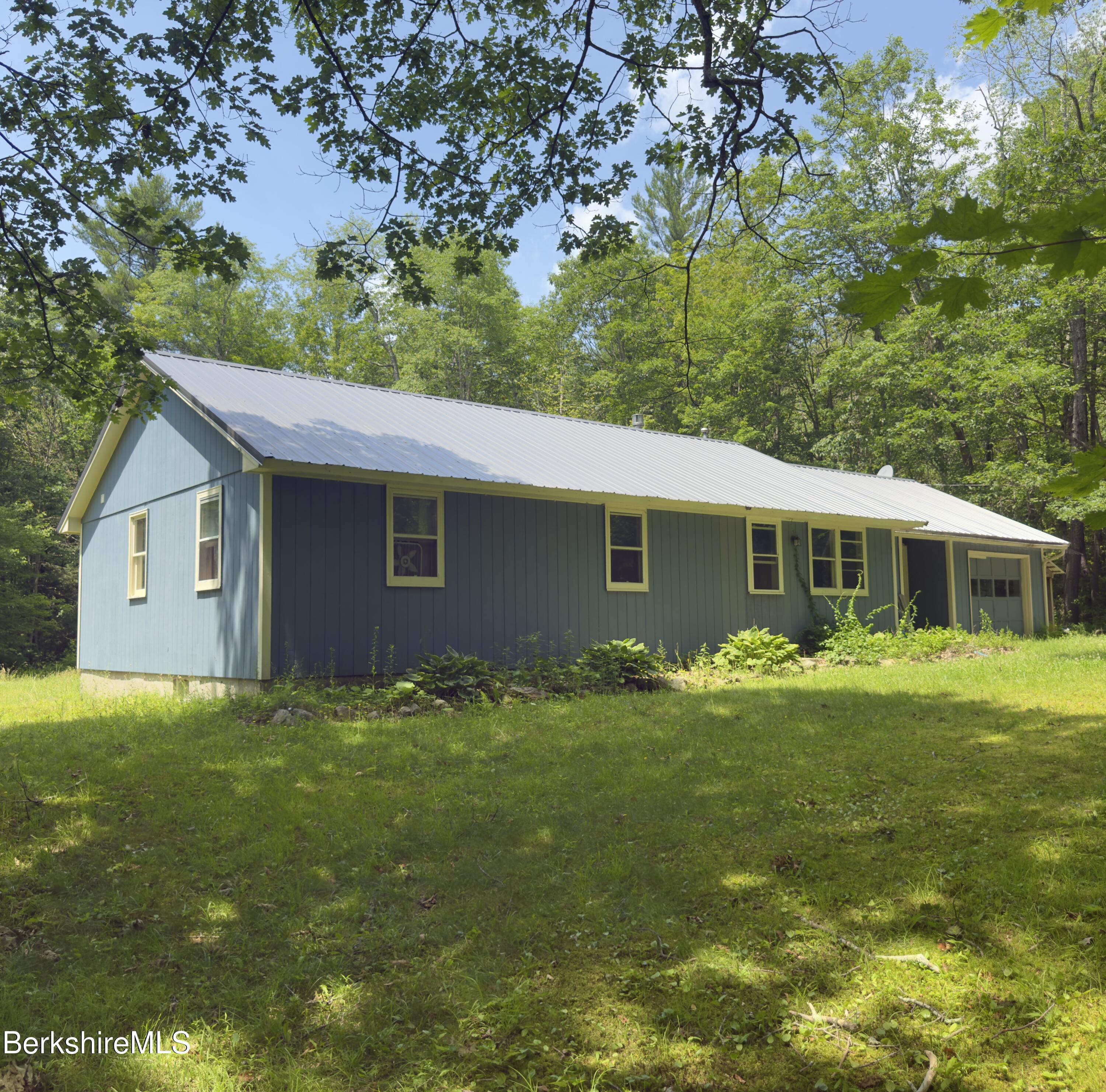 Tolland, Massachusetts 01034, United States, 3 Bedrooms Bedrooms, ,2 BathroomsBathrooms,Residential,Active,87214