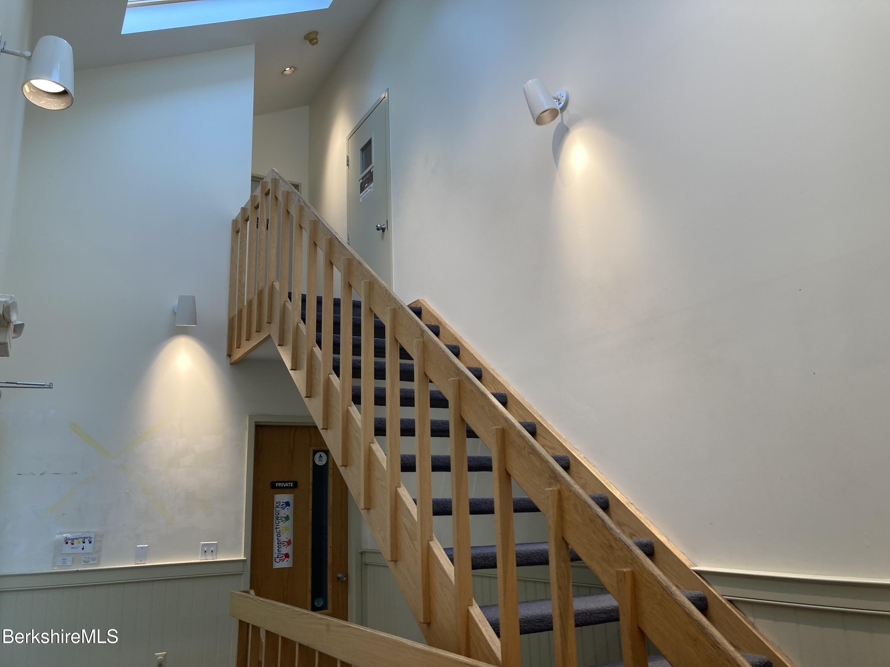 Pittsfield, Massachusetts 01201, United States, ,1 BathroomBathrooms,Commercial,Active,65001