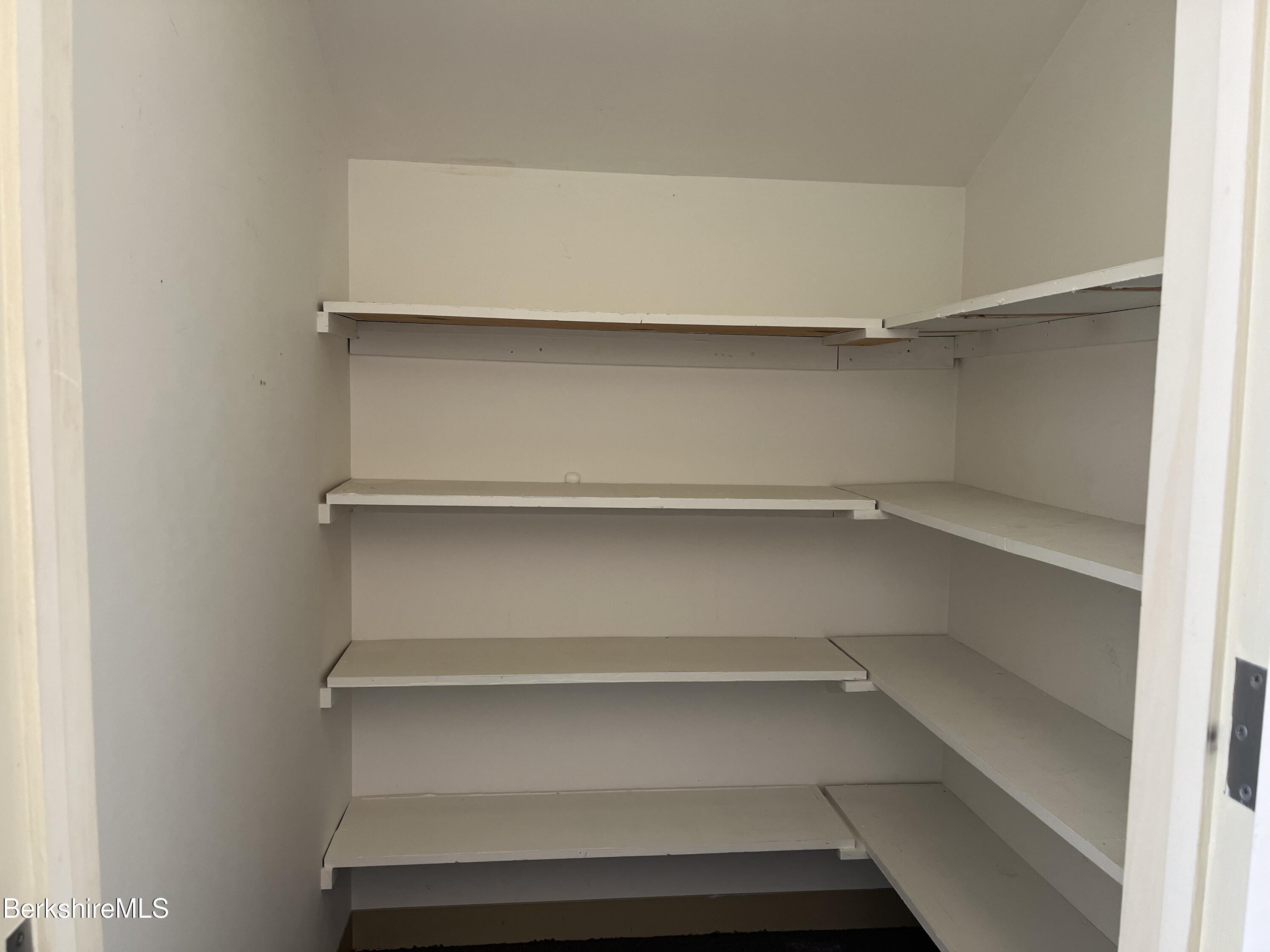 Pittsfield, Massachusetts 01201, United States, ,1 BathroomBathrooms,Commercial,Active,65001