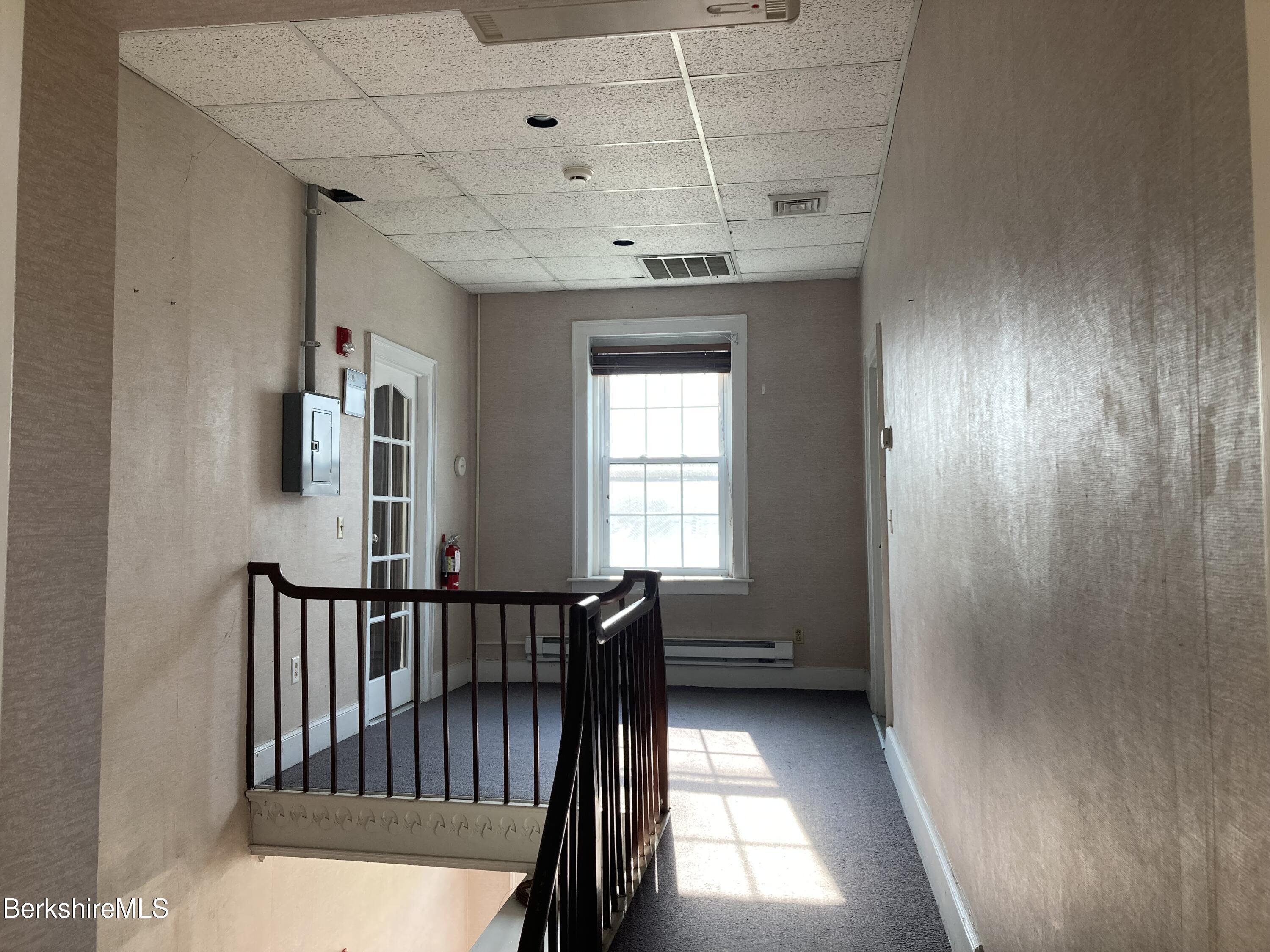 Pittsfield, Massachusetts 01201, United States, ,1 BathroomBathrooms,Commercial,Active,65001