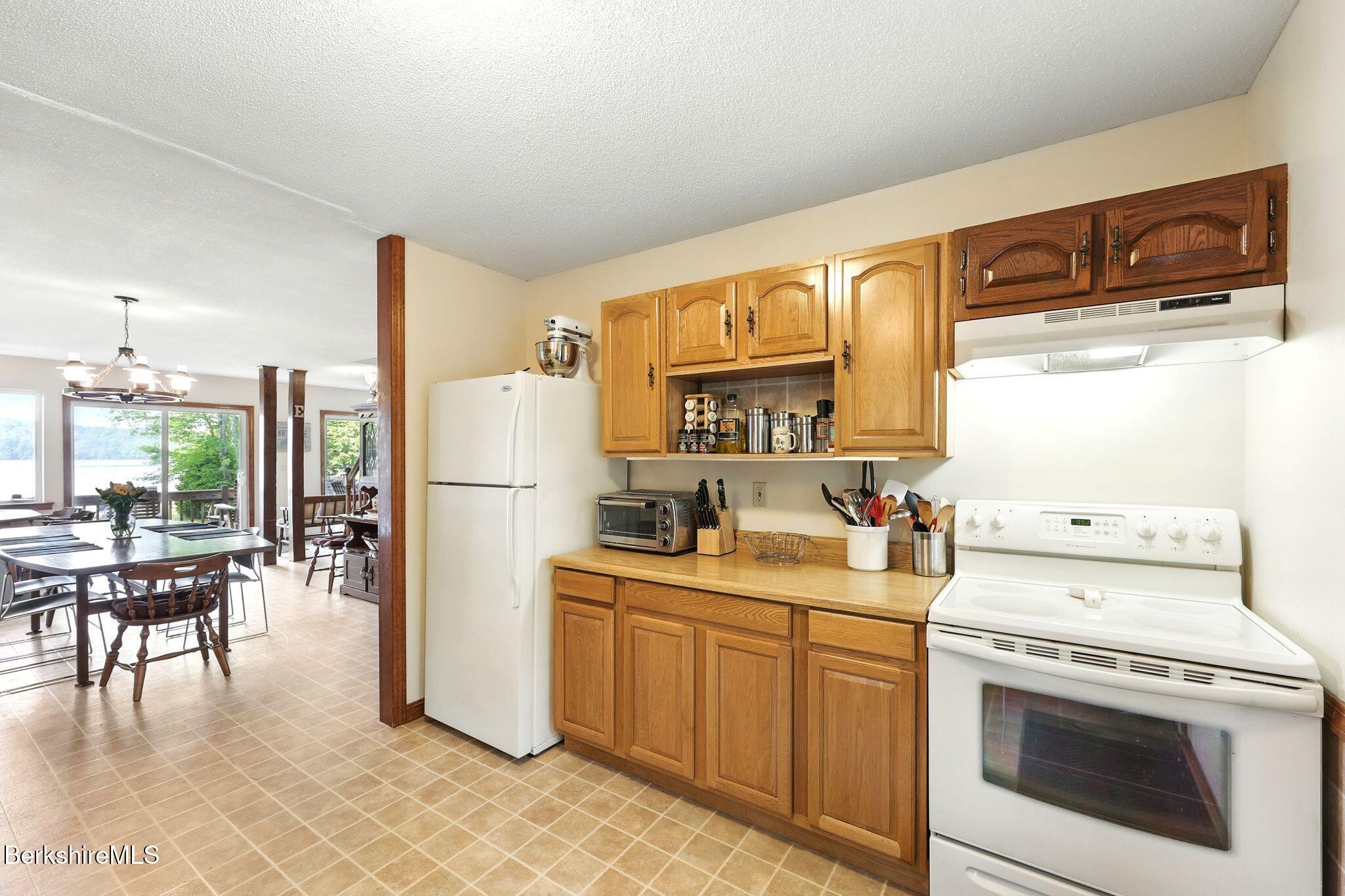 191 Moreau Rd, Tolland, Massachusetts image 18