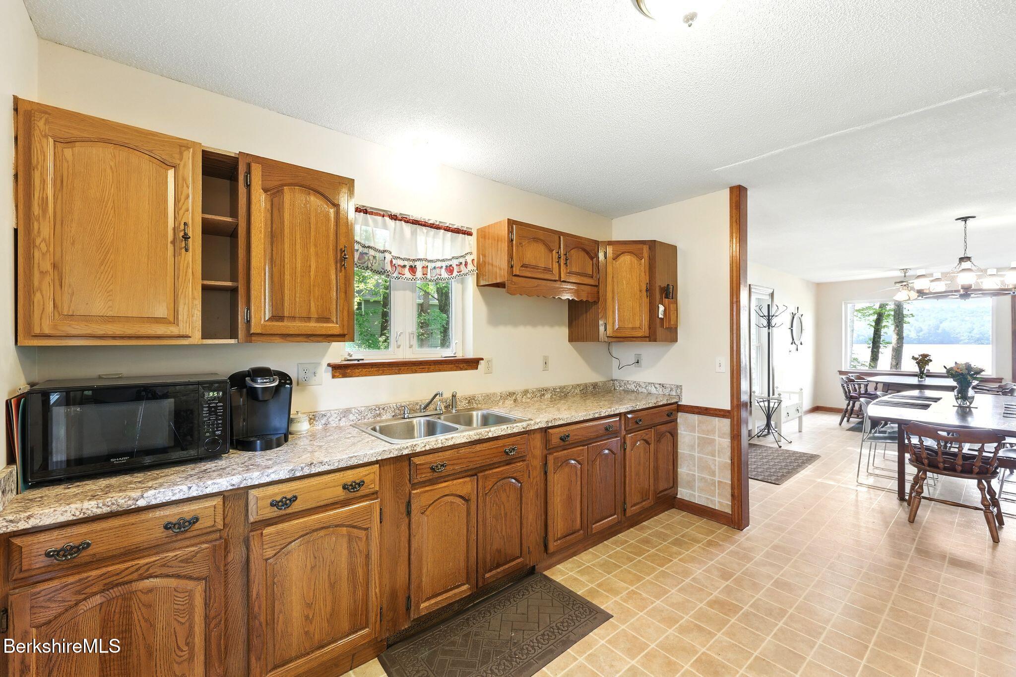 191 Moreau Rd, Tolland, Massachusetts image 17