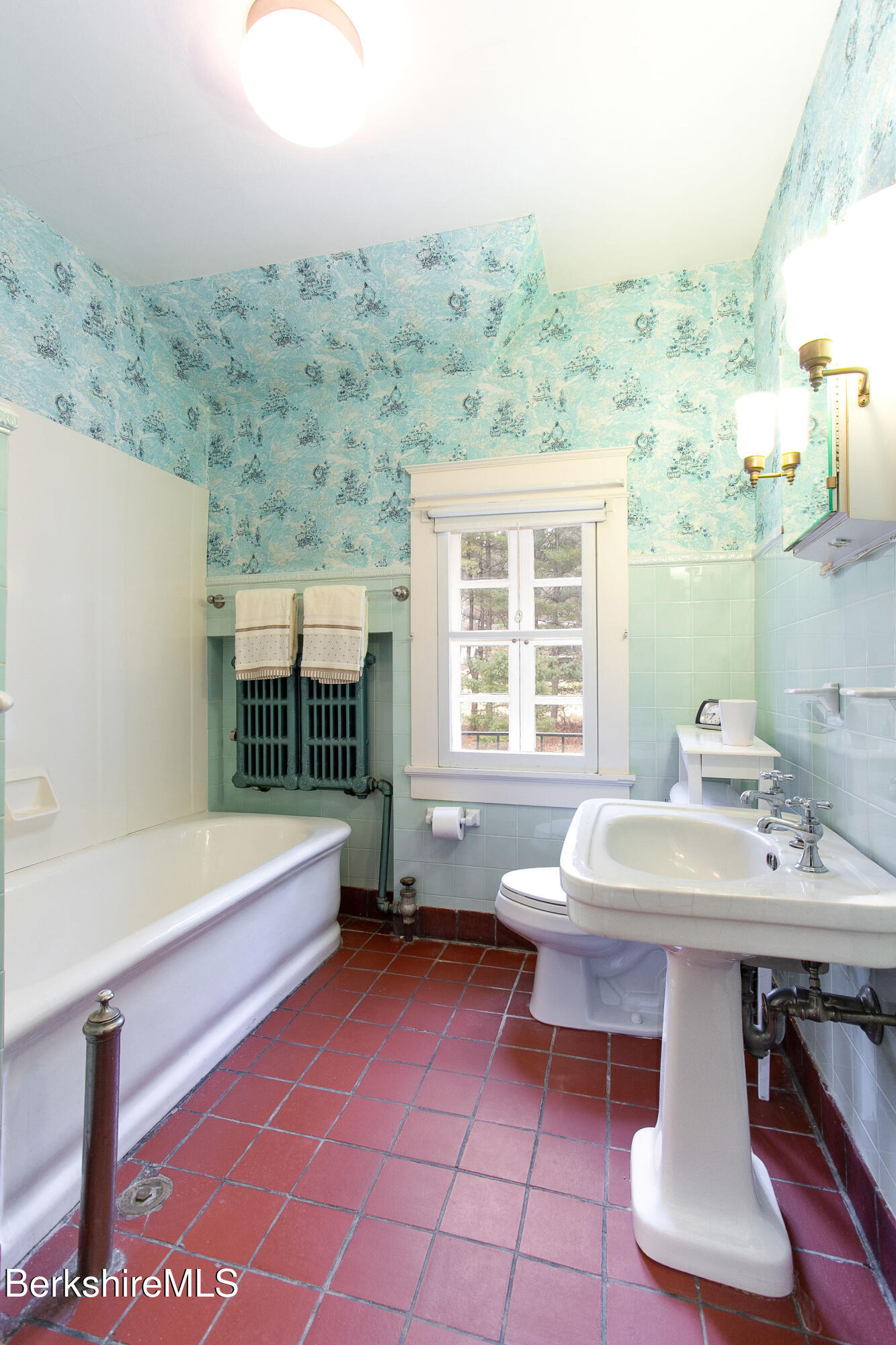 82 West Ave, Great Barrington, Massachusetts image 39