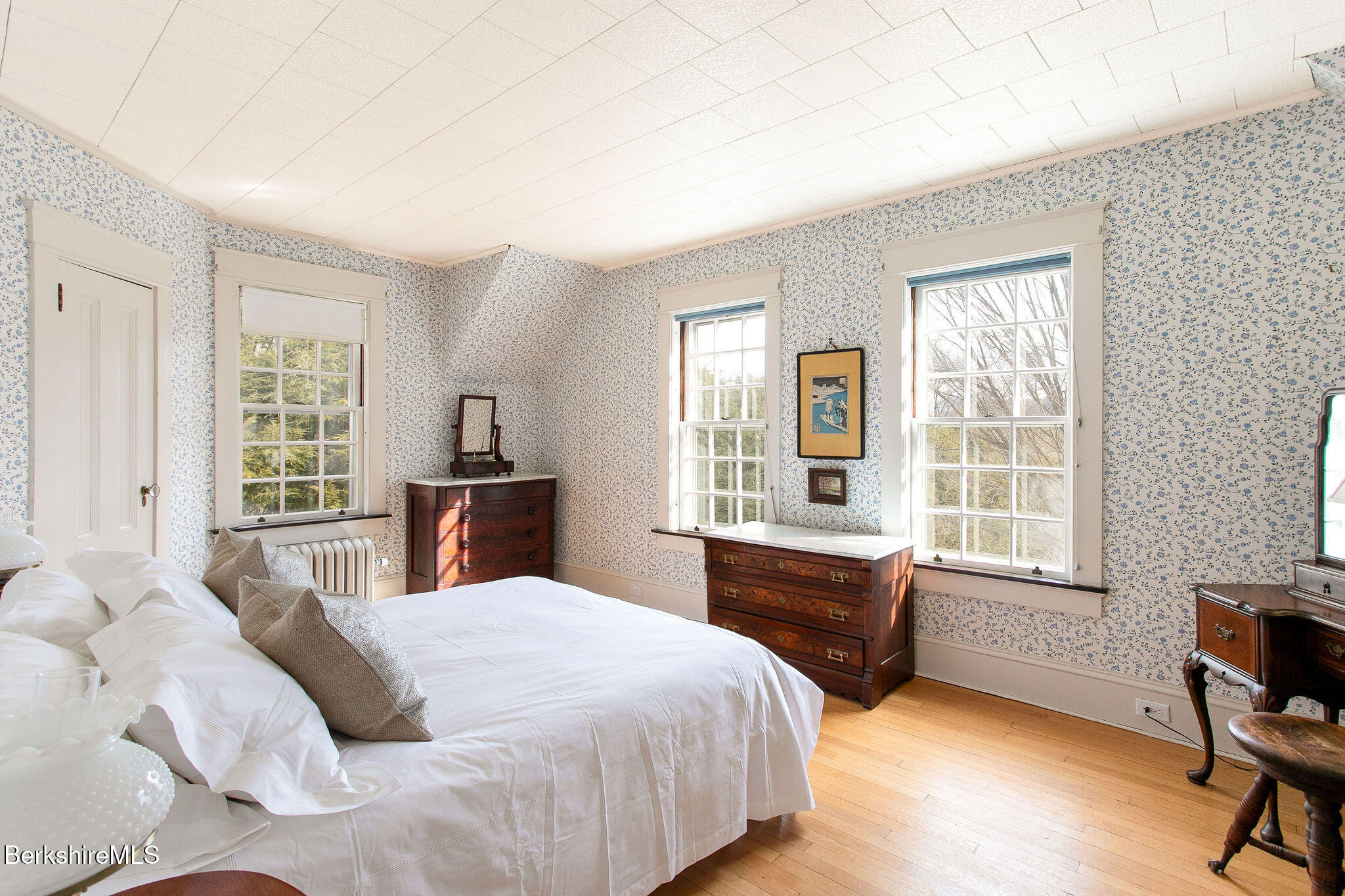 82 West Ave, Great Barrington, Massachusetts image 37