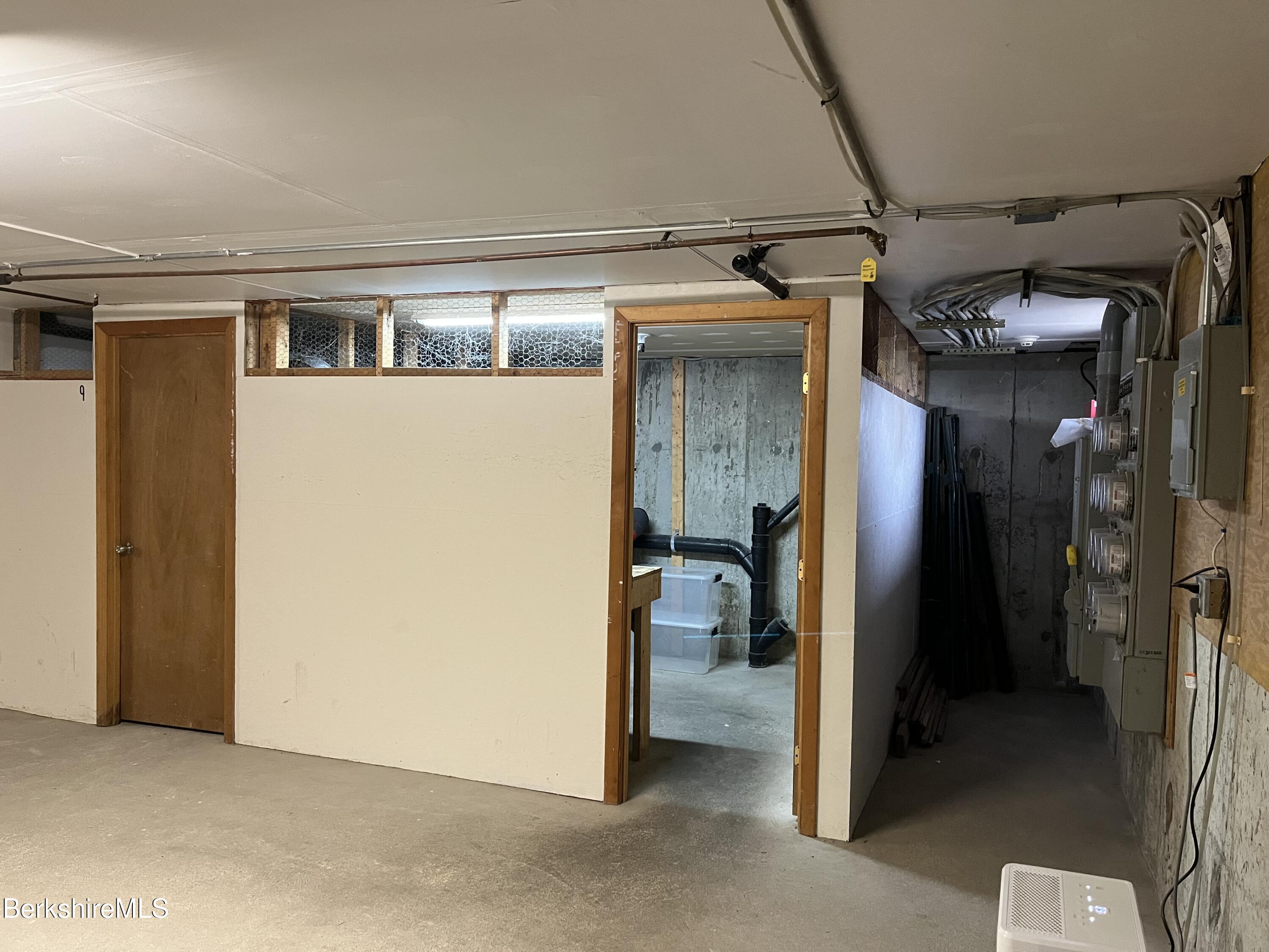 Lanesborough, Massachusetts 01237, United States, 1 Bedroom Bedrooms, ,1 BathroomBathrooms,Residential,Active,242014