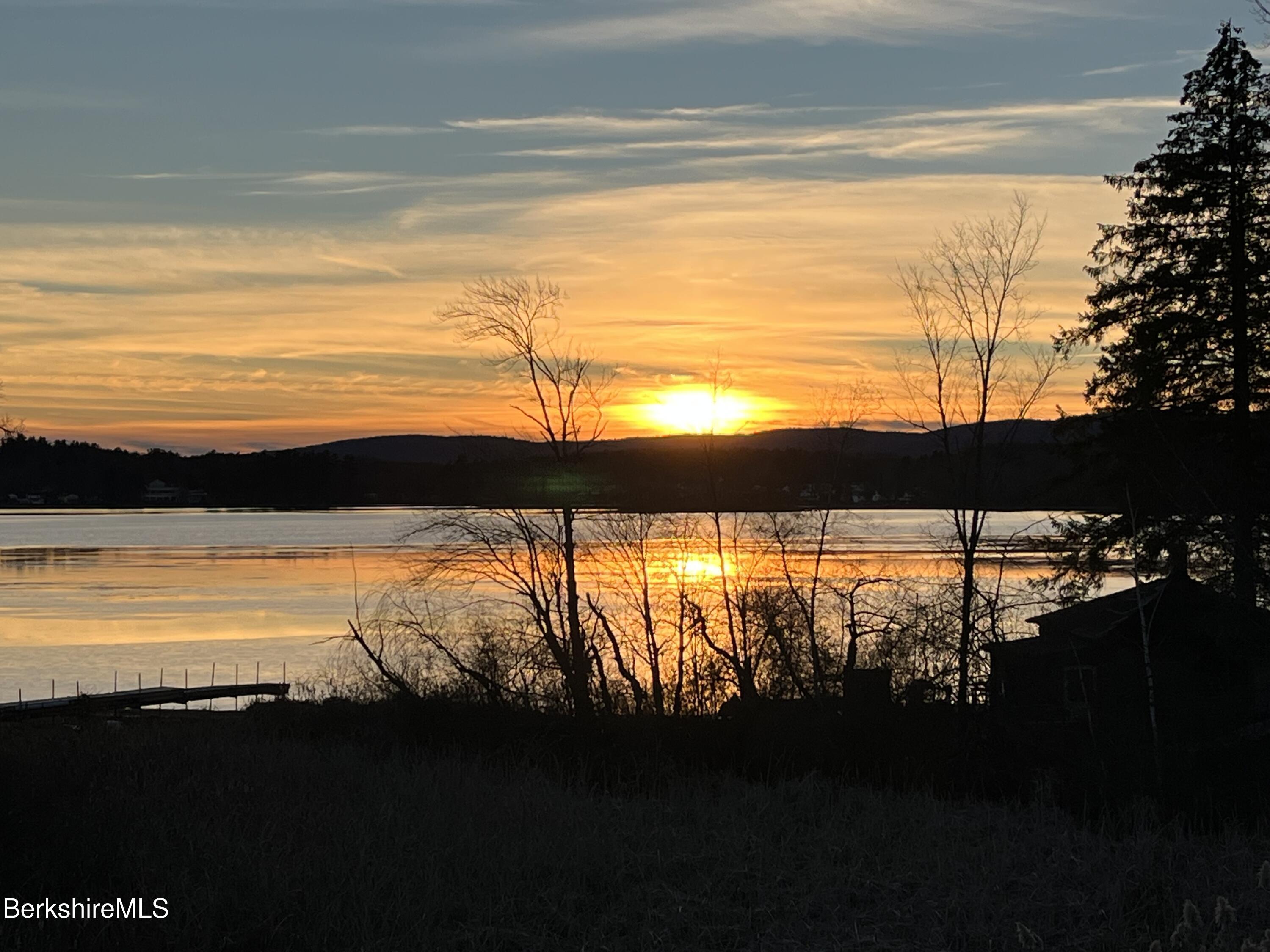 Lanesborough, Massachusetts 01237, United States, 1 Bedroom Bedrooms, ,1 BathroomBathrooms,Residential,Active,242014