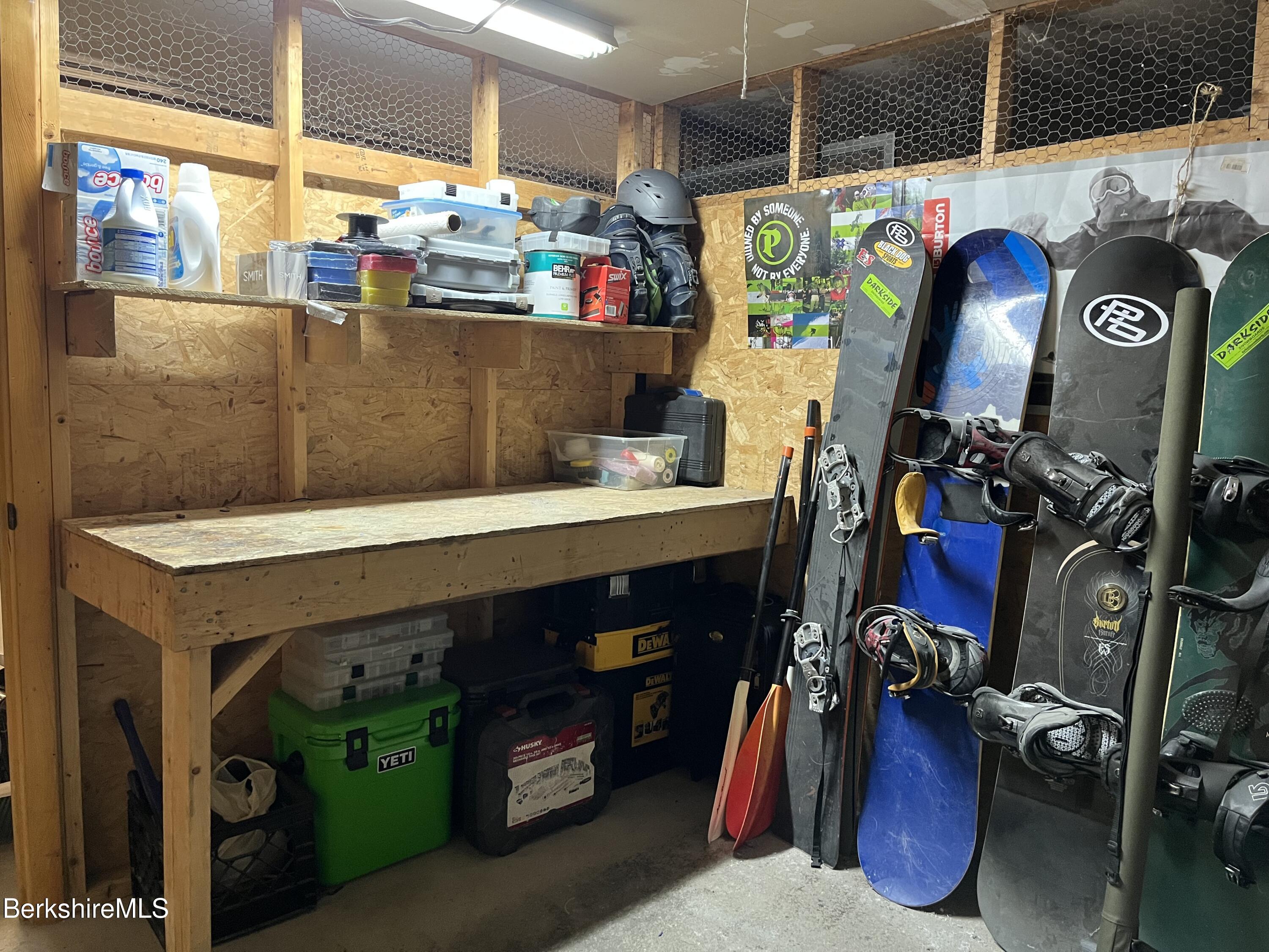 Lanesborough, Massachusetts 01237, United States, 1 Bedroom Bedrooms, ,1 BathroomBathrooms,Residential,Active,242014