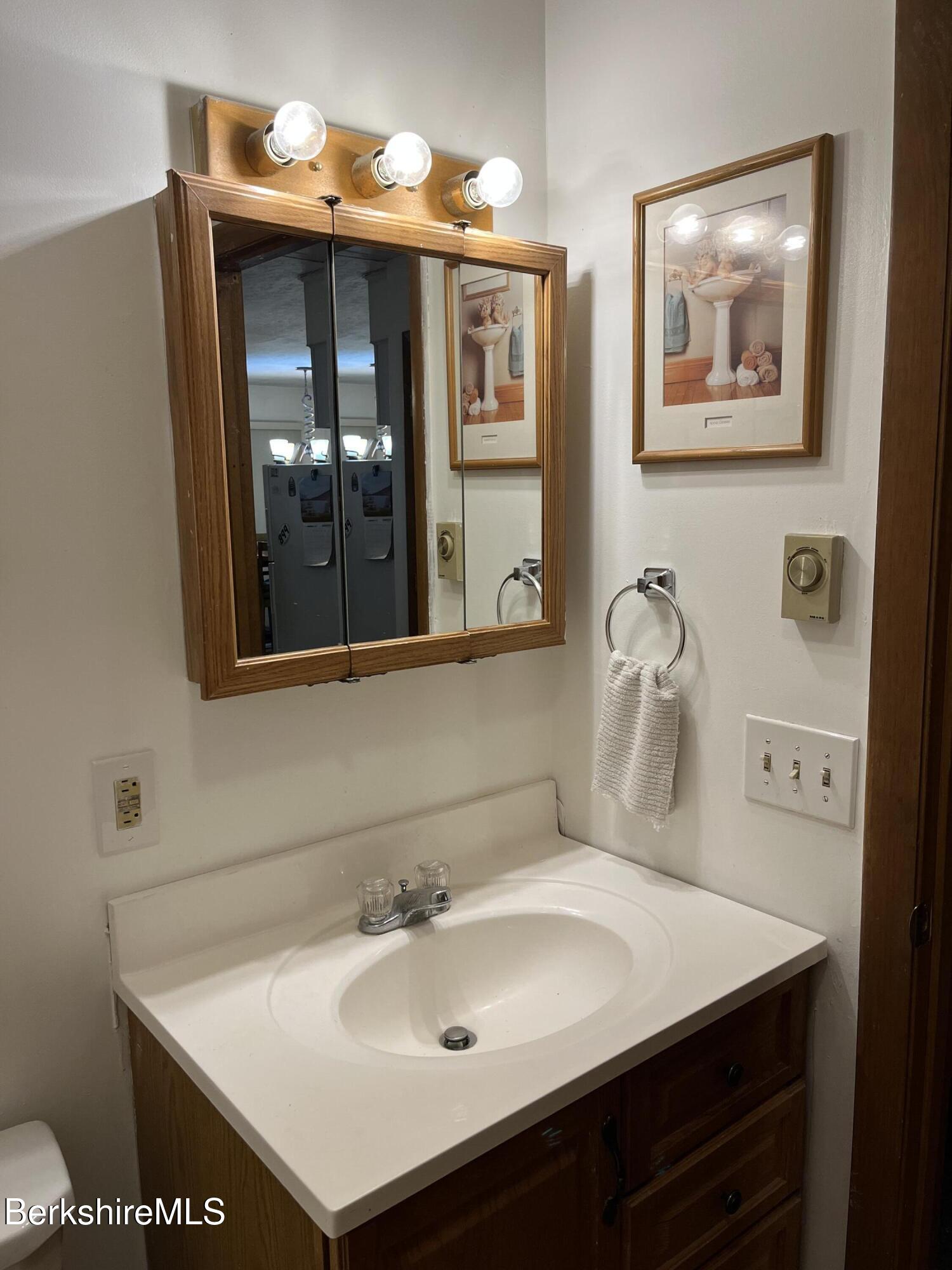 Lanesborough, Massachusetts 01237, United States, 1 Bedroom Bedrooms, ,1 BathroomBathrooms,Residential,Active,242014