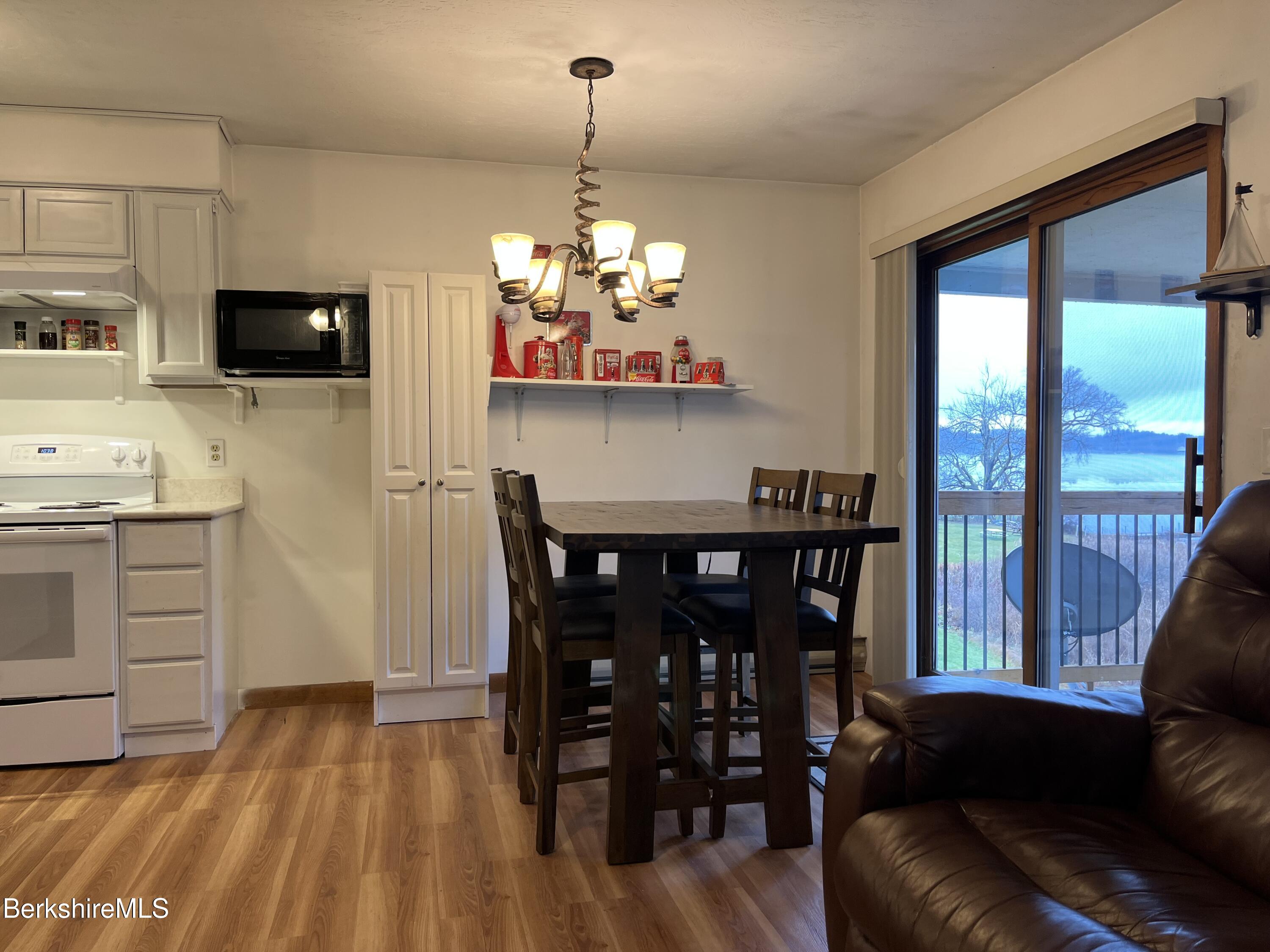 Lanesborough, Massachusetts 01237, United States, 1 Bedroom Bedrooms, ,1 BathroomBathrooms,Residential,Active,242014