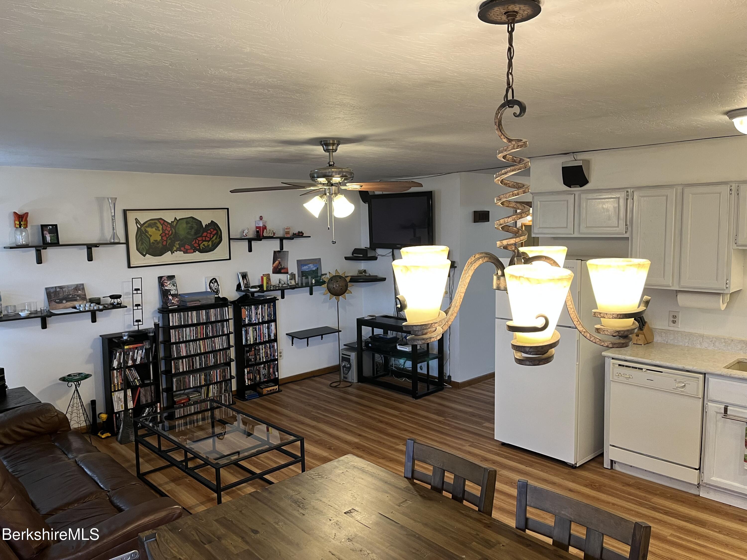 Lanesborough, Massachusetts 01237, United States, 1 Bedroom Bedrooms, ,1 BathroomBathrooms,Residential,Active,242014