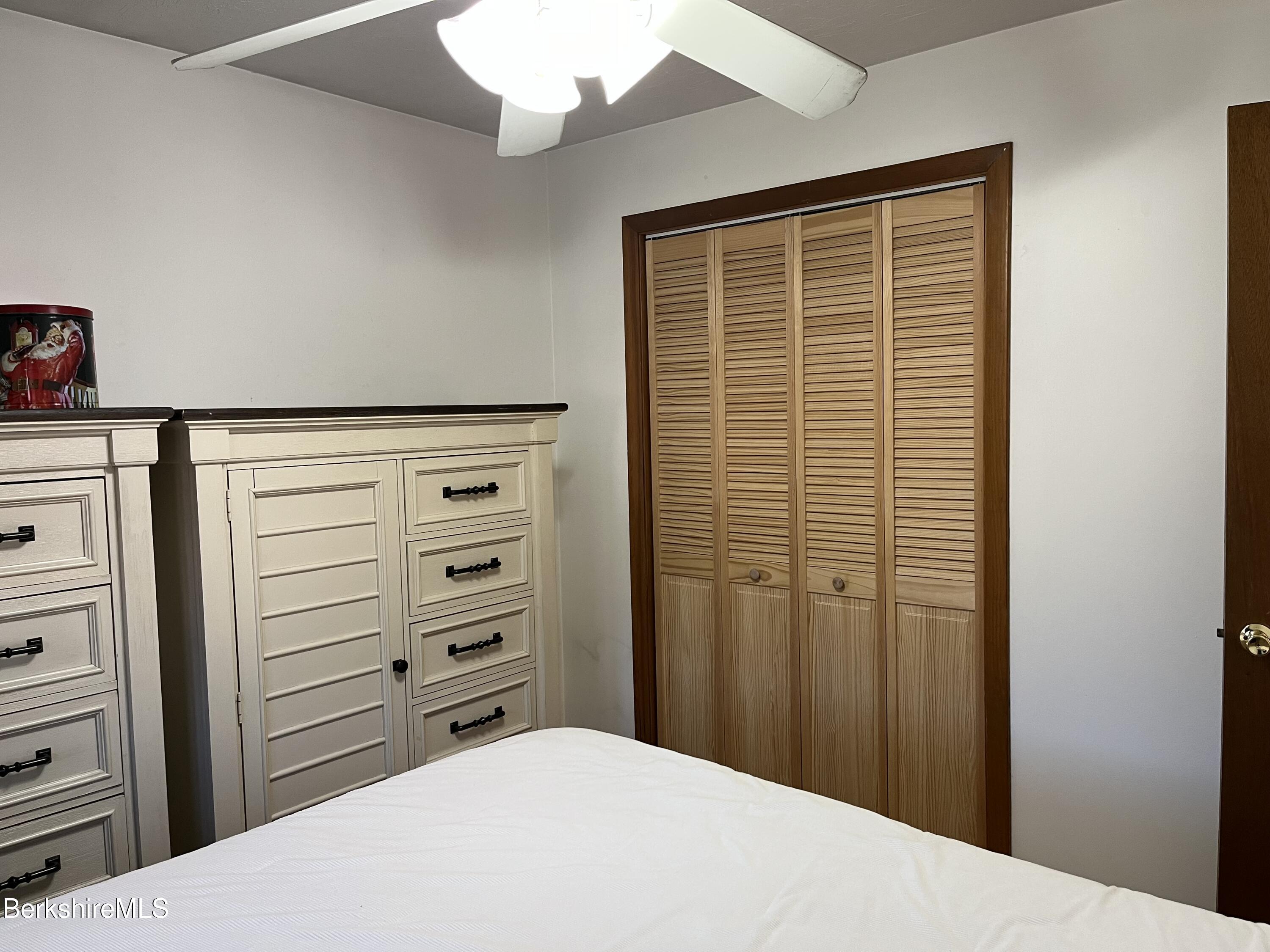 Lanesborough, Massachusetts 01237, United States, 1 Bedroom Bedrooms, ,1 BathroomBathrooms,Residential,Active,242014