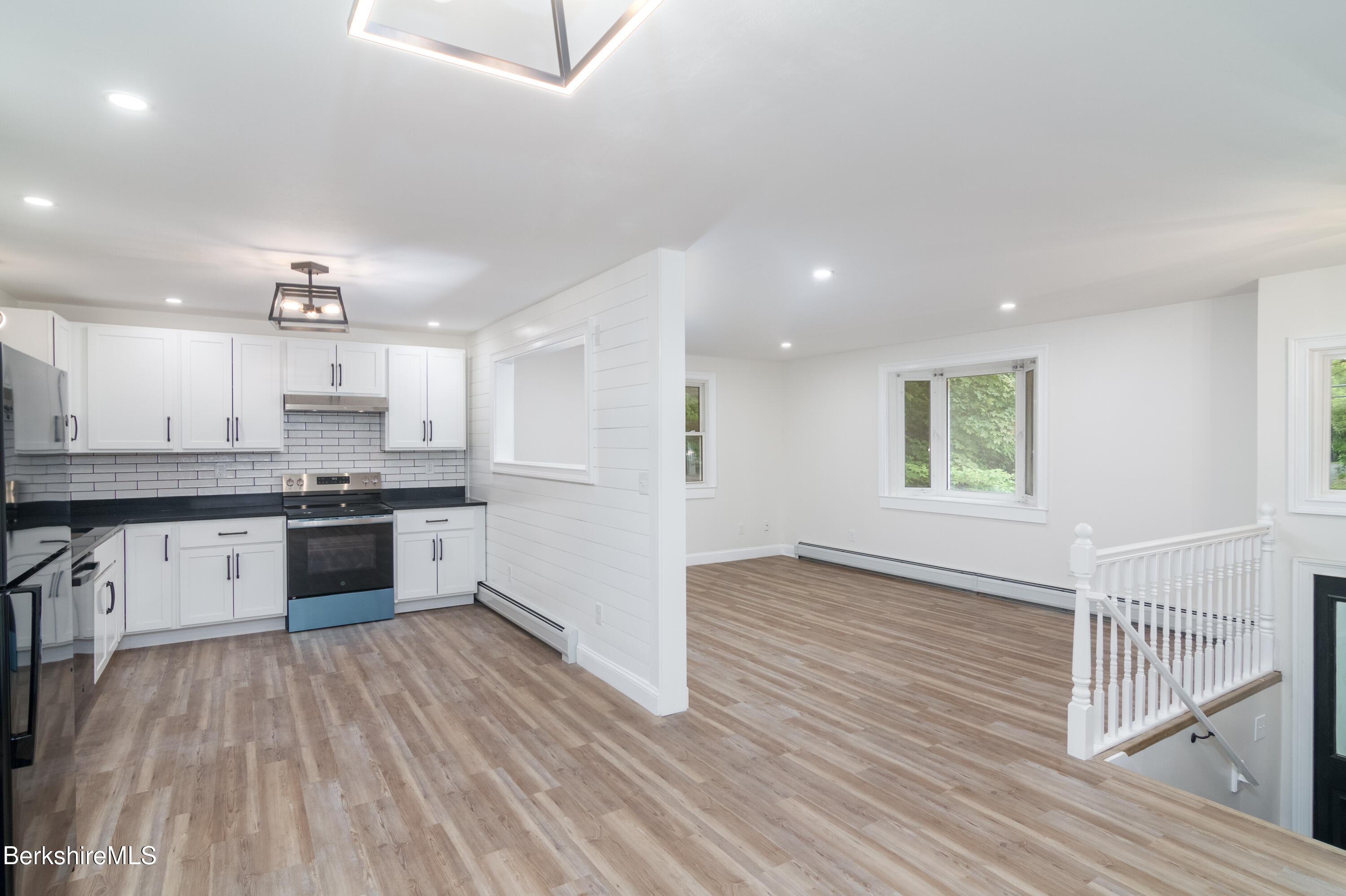 632 N State Rd, Cheshire, Massachusetts image 6
