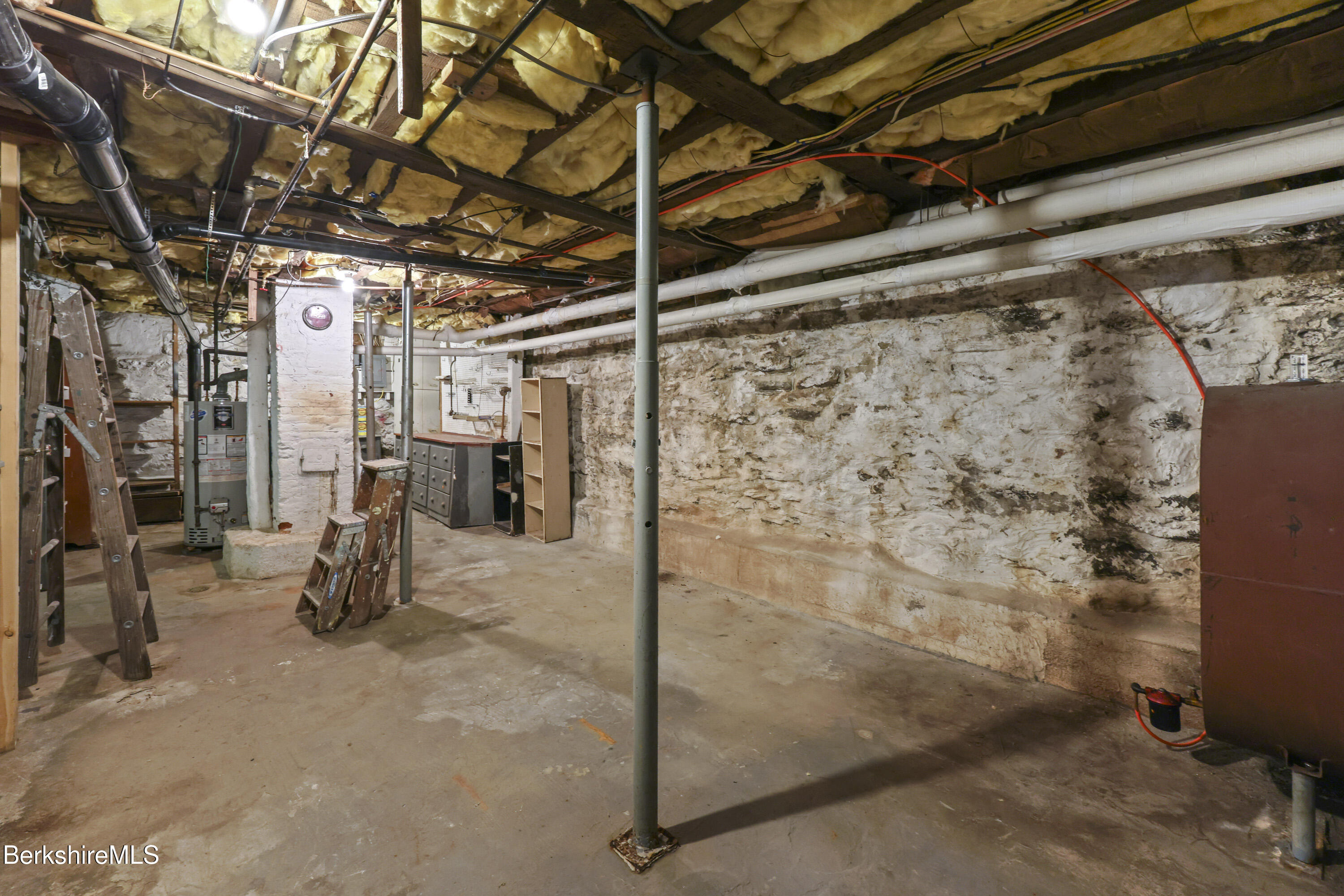205 High St, Lee, Massachusetts image 35