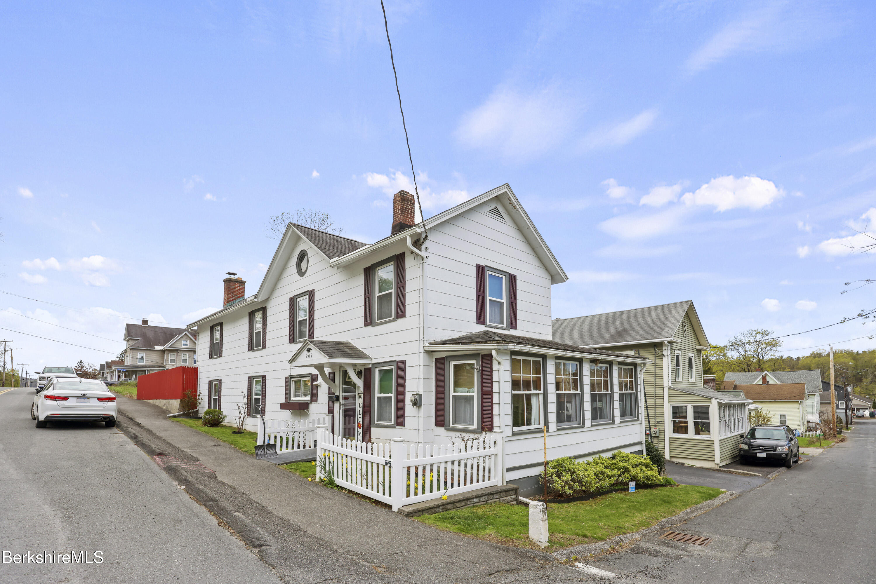 205 High St, Lee, Massachusetts image 1