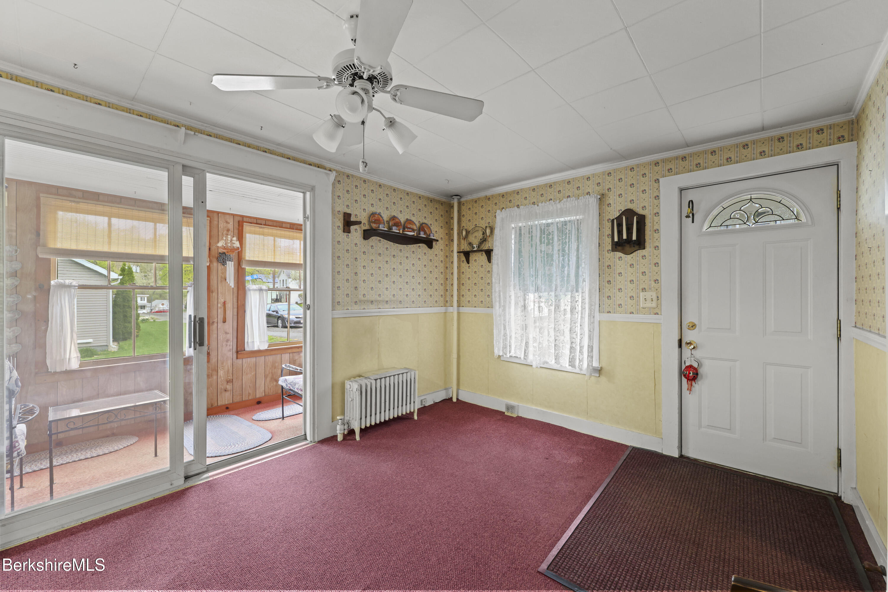205 High St, Lee, Massachusetts image 5