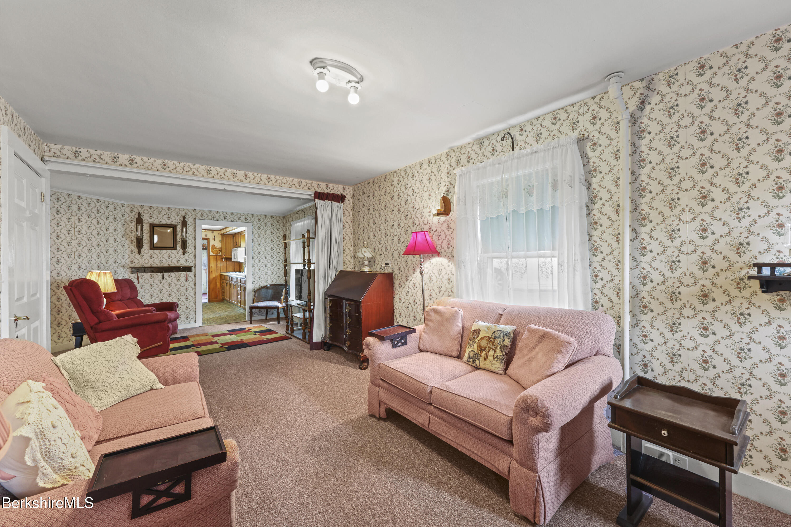 205 High St, Lee, Massachusetts image 16