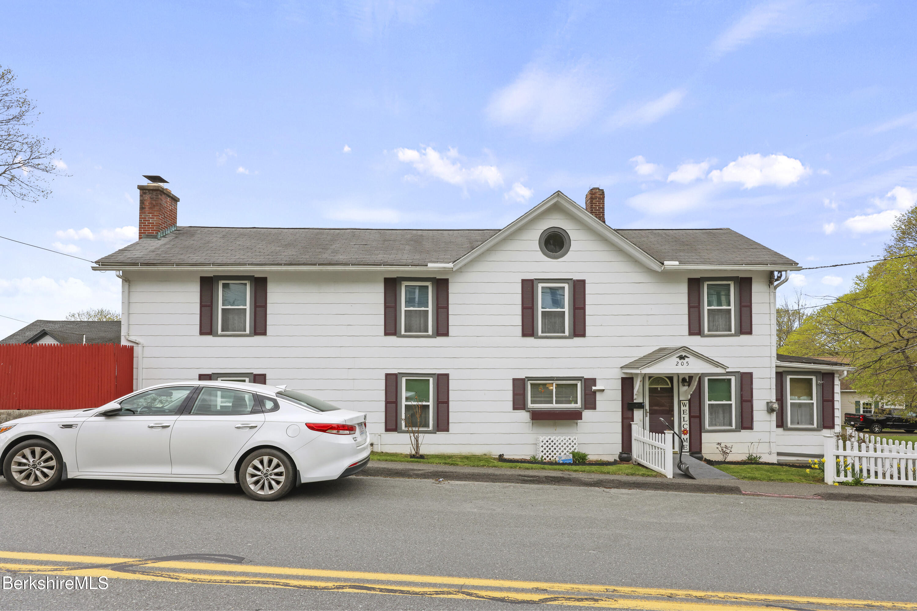 205 High St, Lee, Massachusetts image 3
