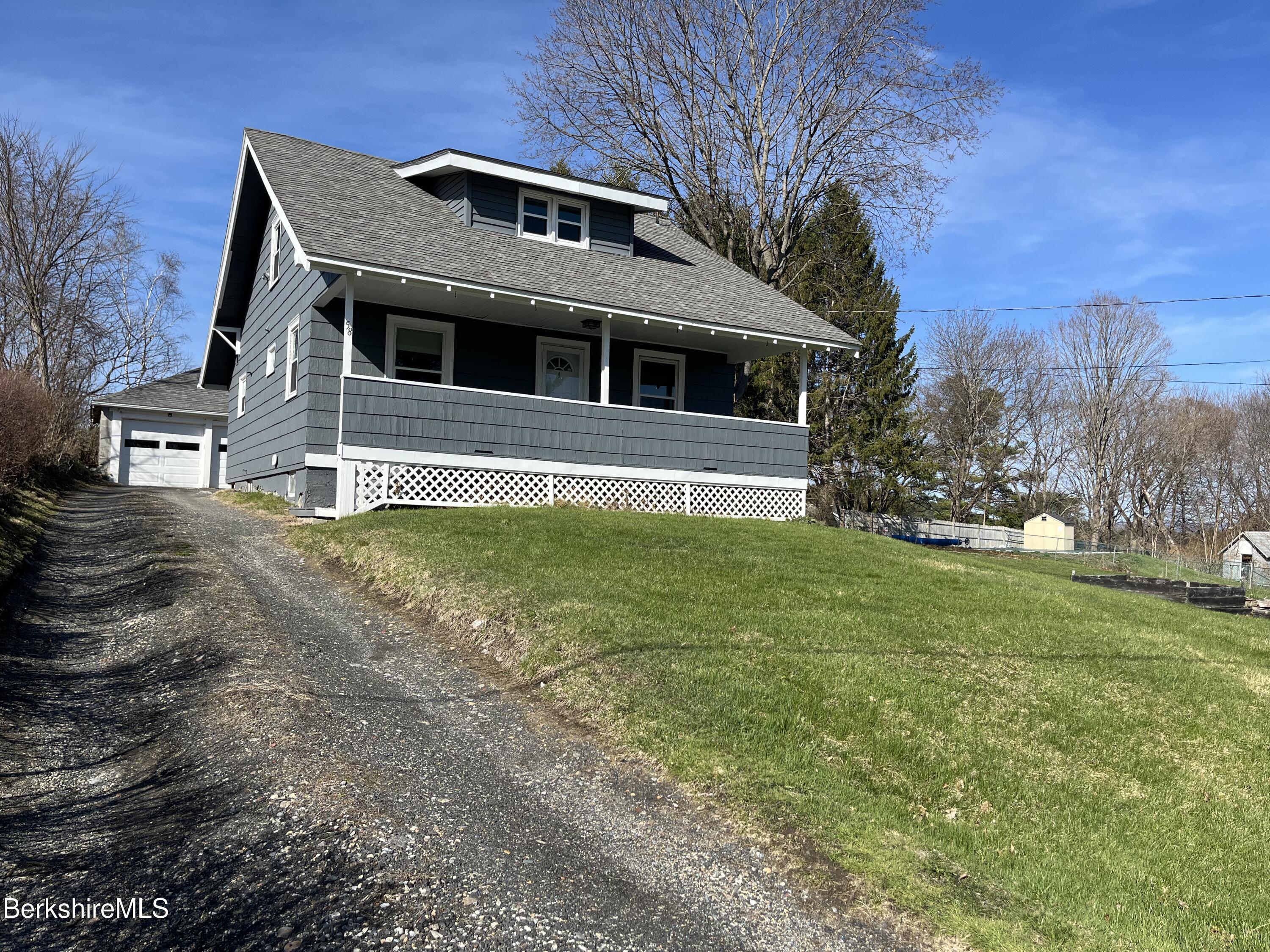 Pittsfield, Massachusetts 01201, United States, 3 Bedrooms Bedrooms, ,1 BathroomBathrooms,Residential,Active,84238 Pittsfield, Massachusetts 01201, United States, 3 Bedrooms Bedrooms, ,1 BathroomBathrooms,Residential,Active,84238