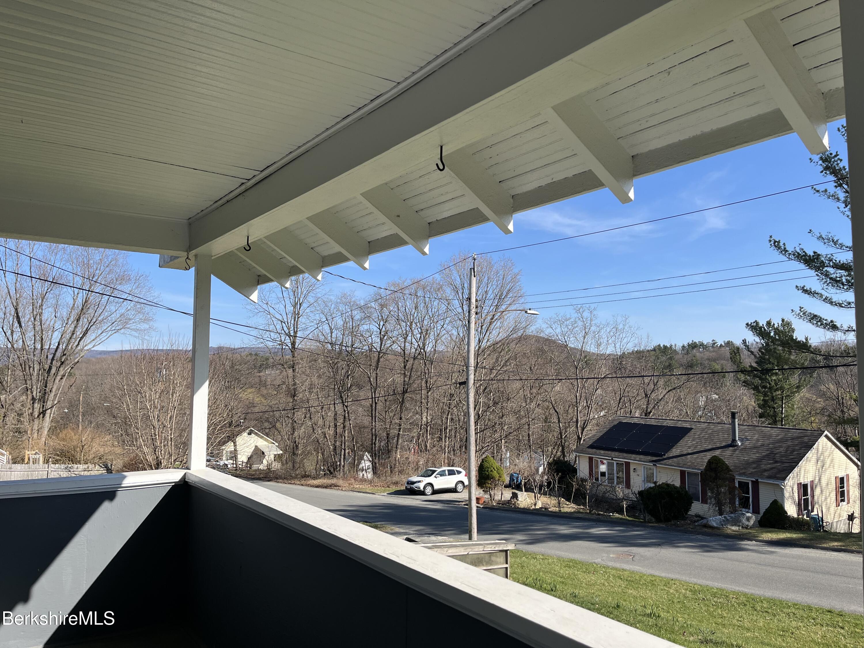 Pittsfield, Massachusetts 01201, United States, 3 Bedrooms Bedrooms, ,1 BathroomBathrooms,Residential,Active,84238