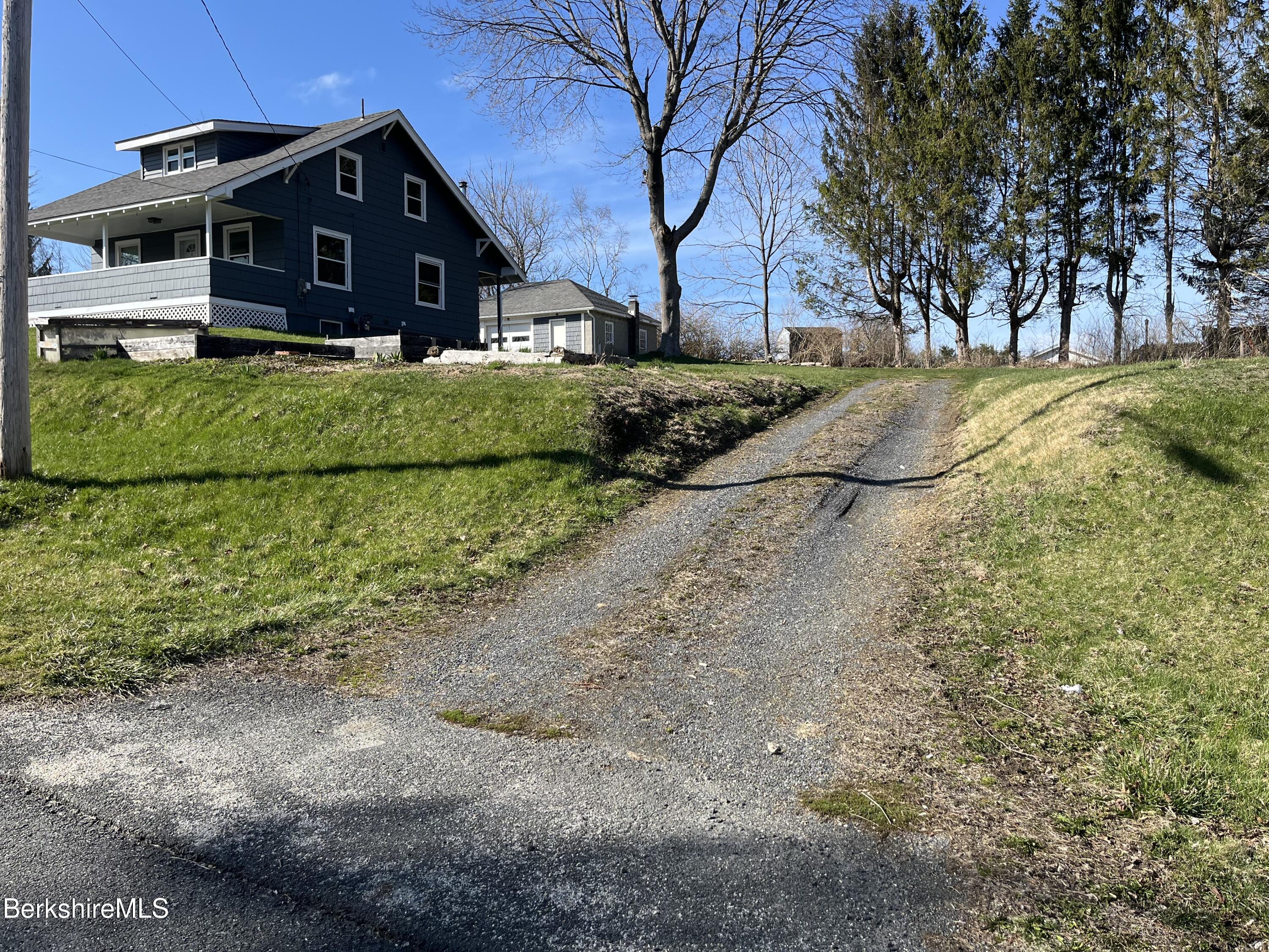 Pittsfield, Massachusetts 01201, United States, 3 Bedrooms Bedrooms, ,1 BathroomBathrooms,Residential,Active,84238