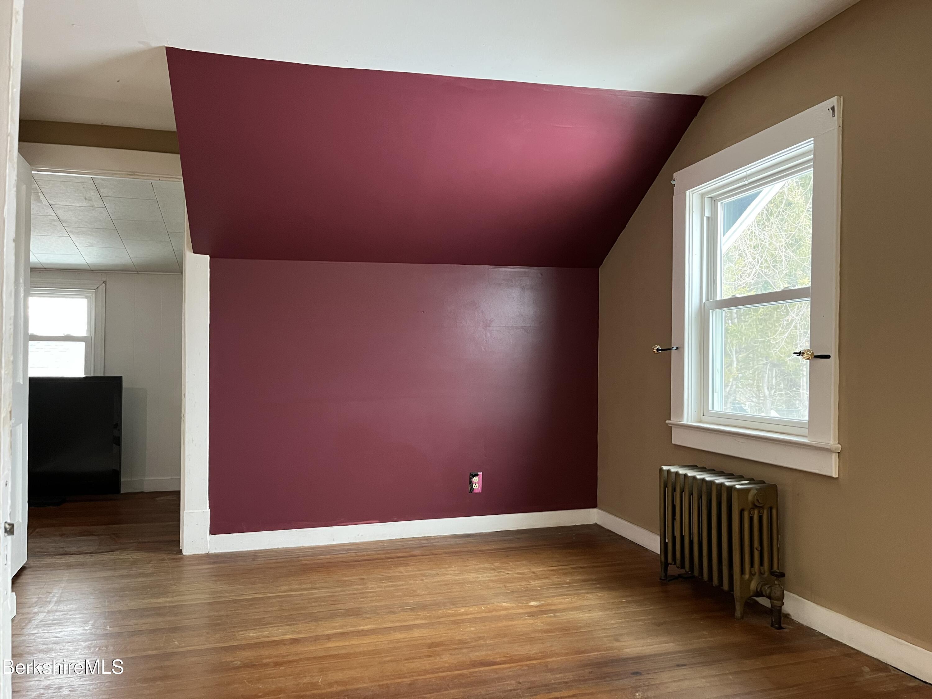 Pittsfield, Massachusetts 01201, United States, 3 Bedrooms Bedrooms, ,1 BathroomBathrooms,Residential,Active,84238