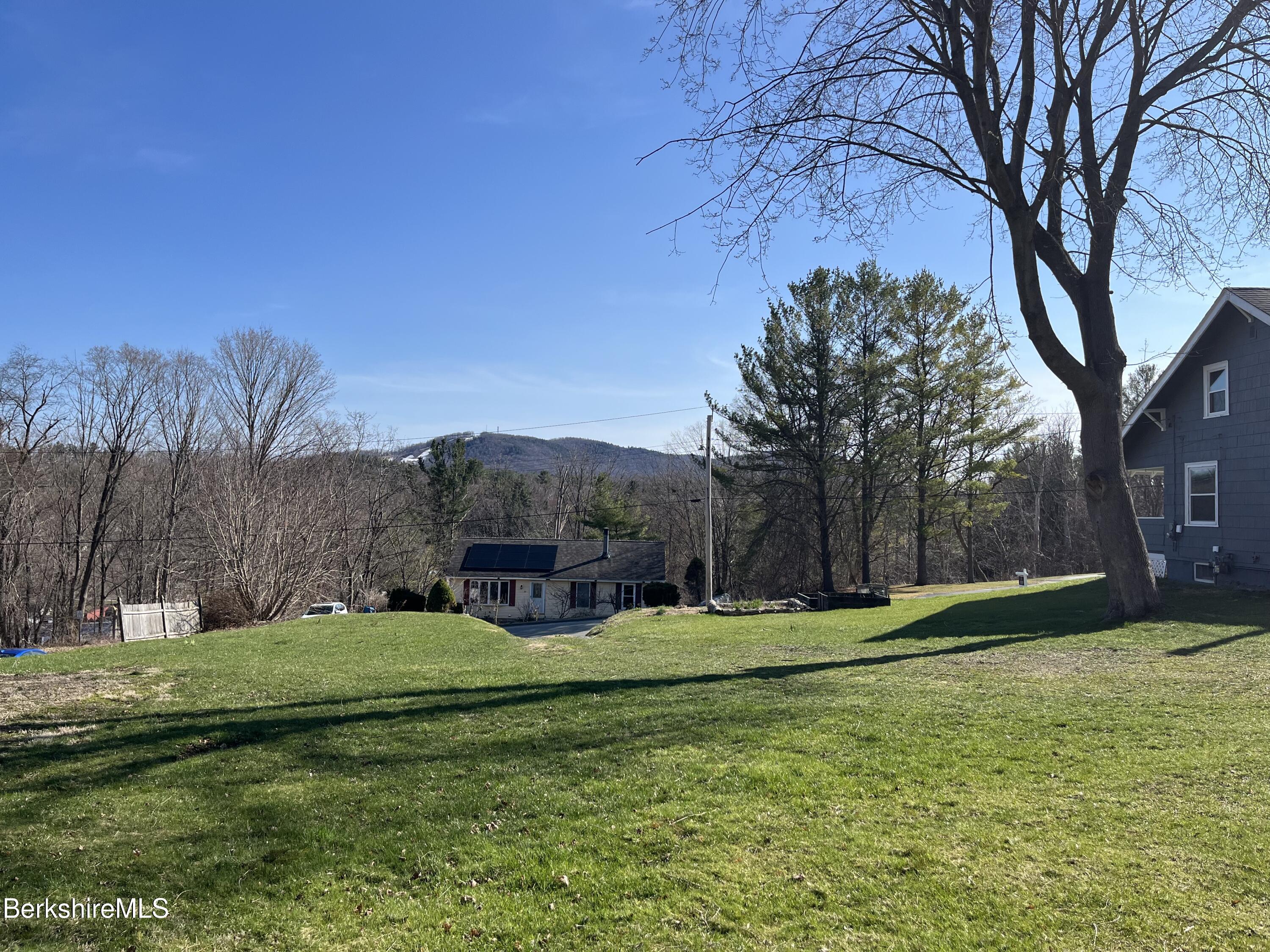 Pittsfield, Massachusetts 01201, United States, 3 Bedrooms Bedrooms, ,1 BathroomBathrooms,Residential,Active,84238