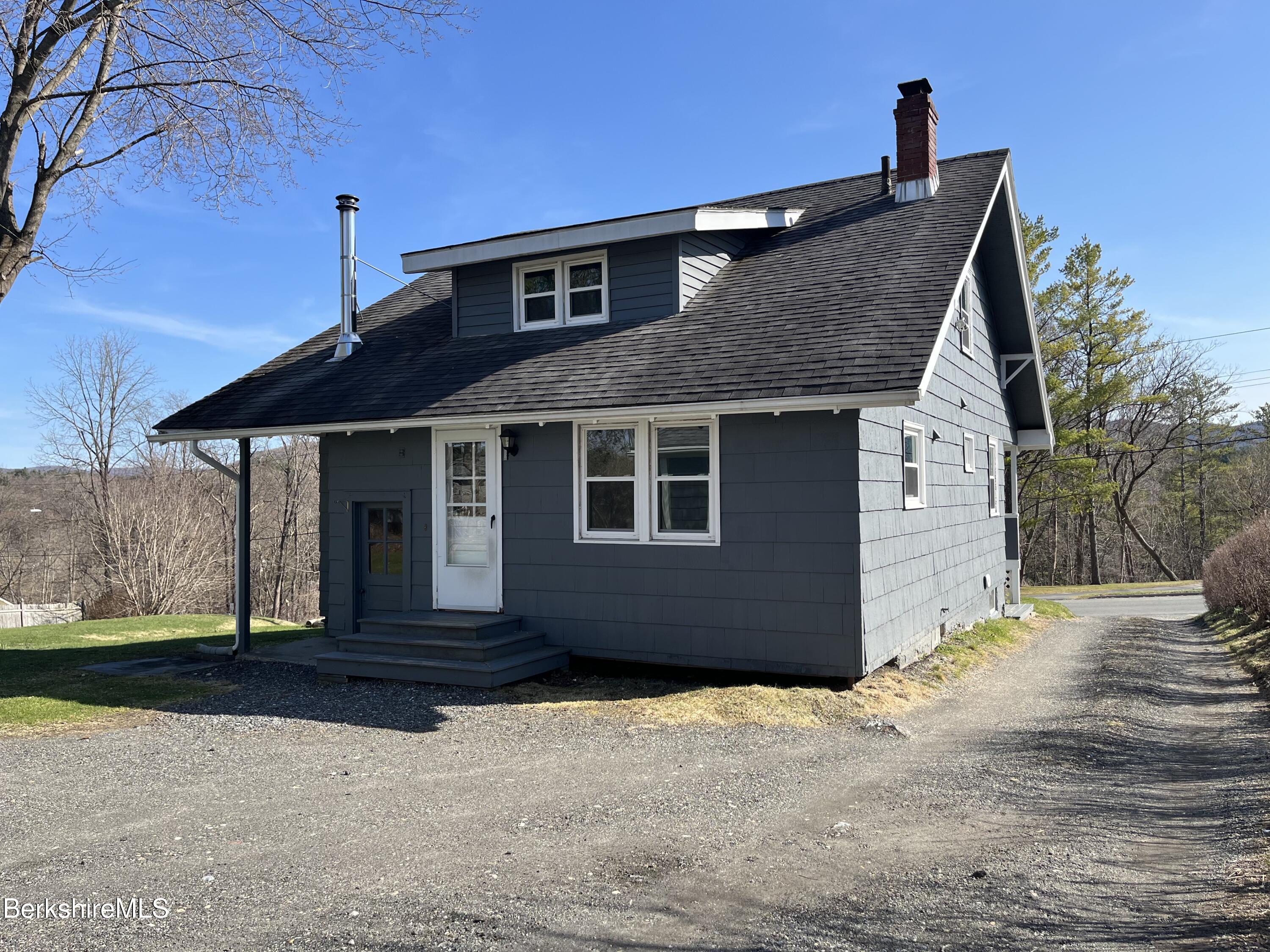 Pittsfield, Massachusetts 01201, United States, 3 Bedrooms Bedrooms, ,1 BathroomBathrooms,Residential,Active,84238