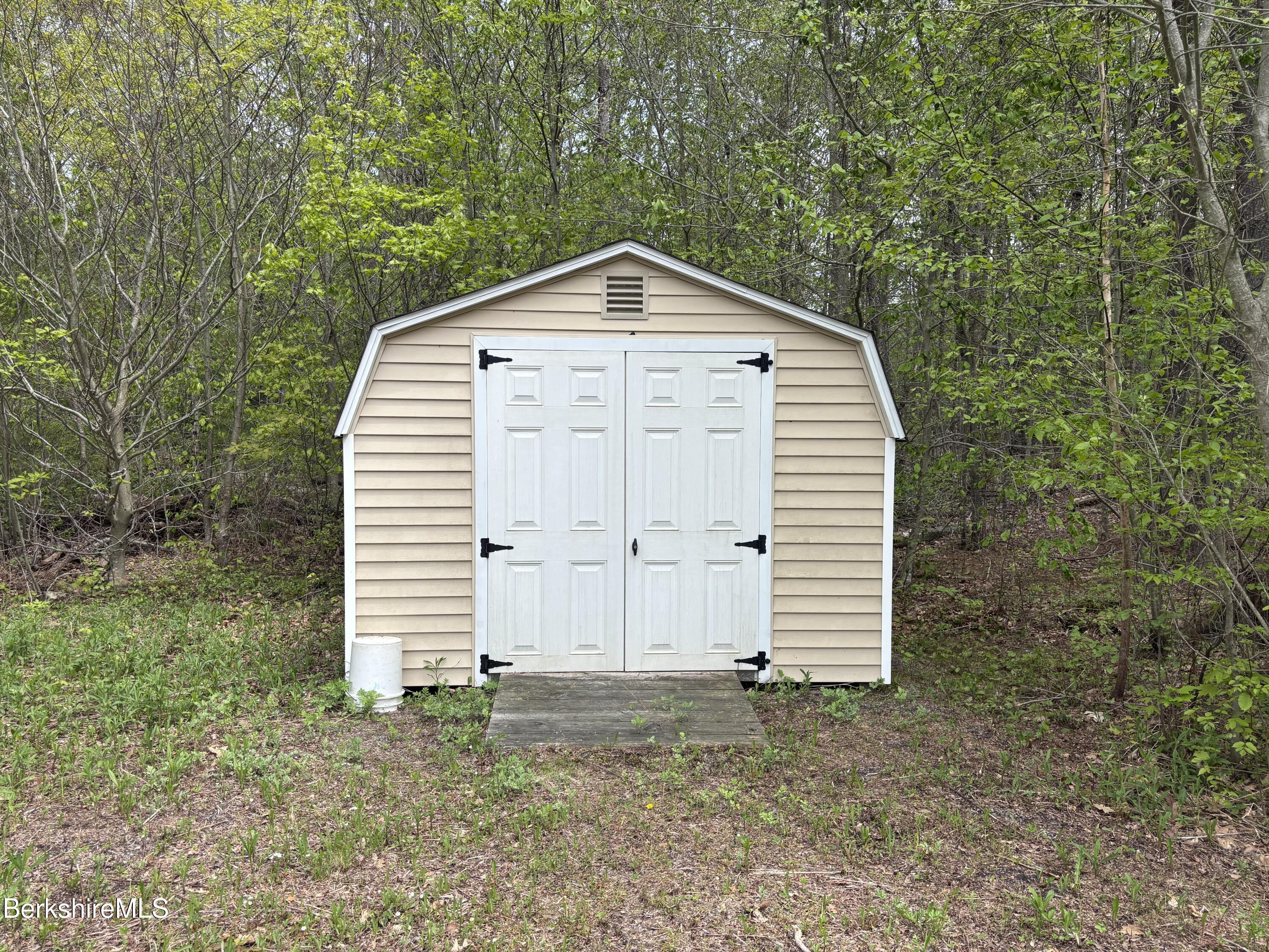 9 South Sandisfield Rd, Sandisfield, Massachusetts image 8