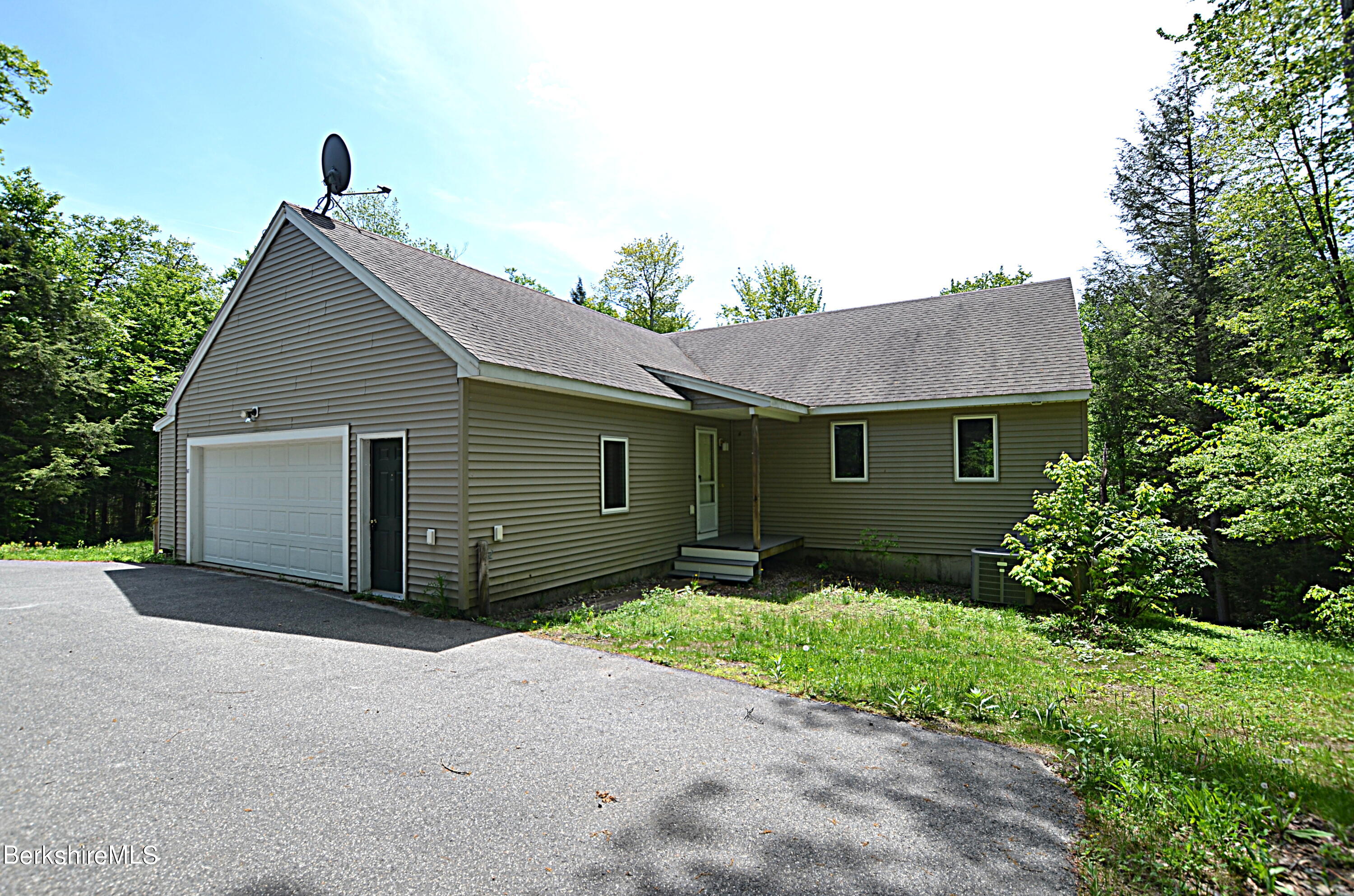 147 Chipman Rd, Middlefield, Massachusetts image 1