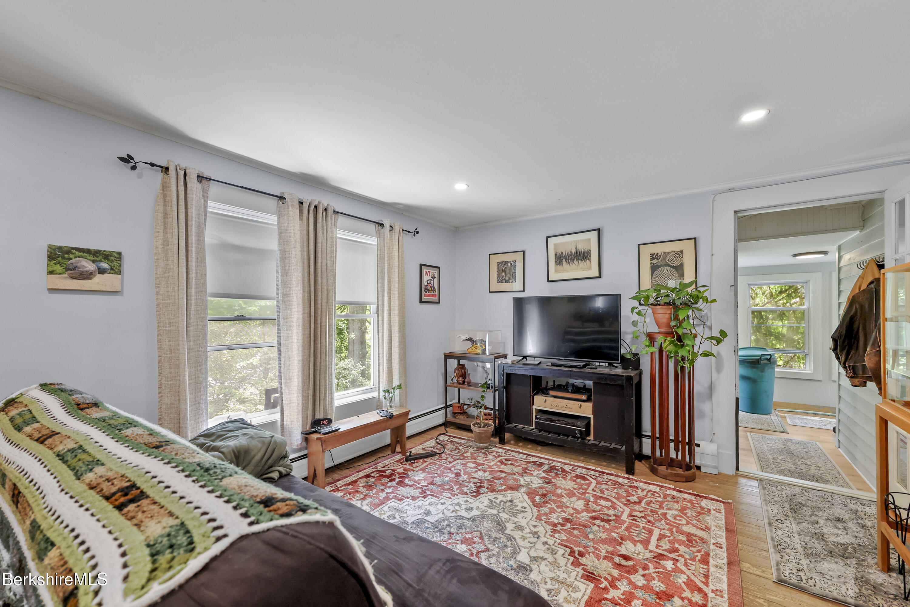 Great Barrington, Massachusetts 01230, United States, 8 Bedrooms Bedrooms, ,4 BathroomsBathrooms,Residential,Active,140087